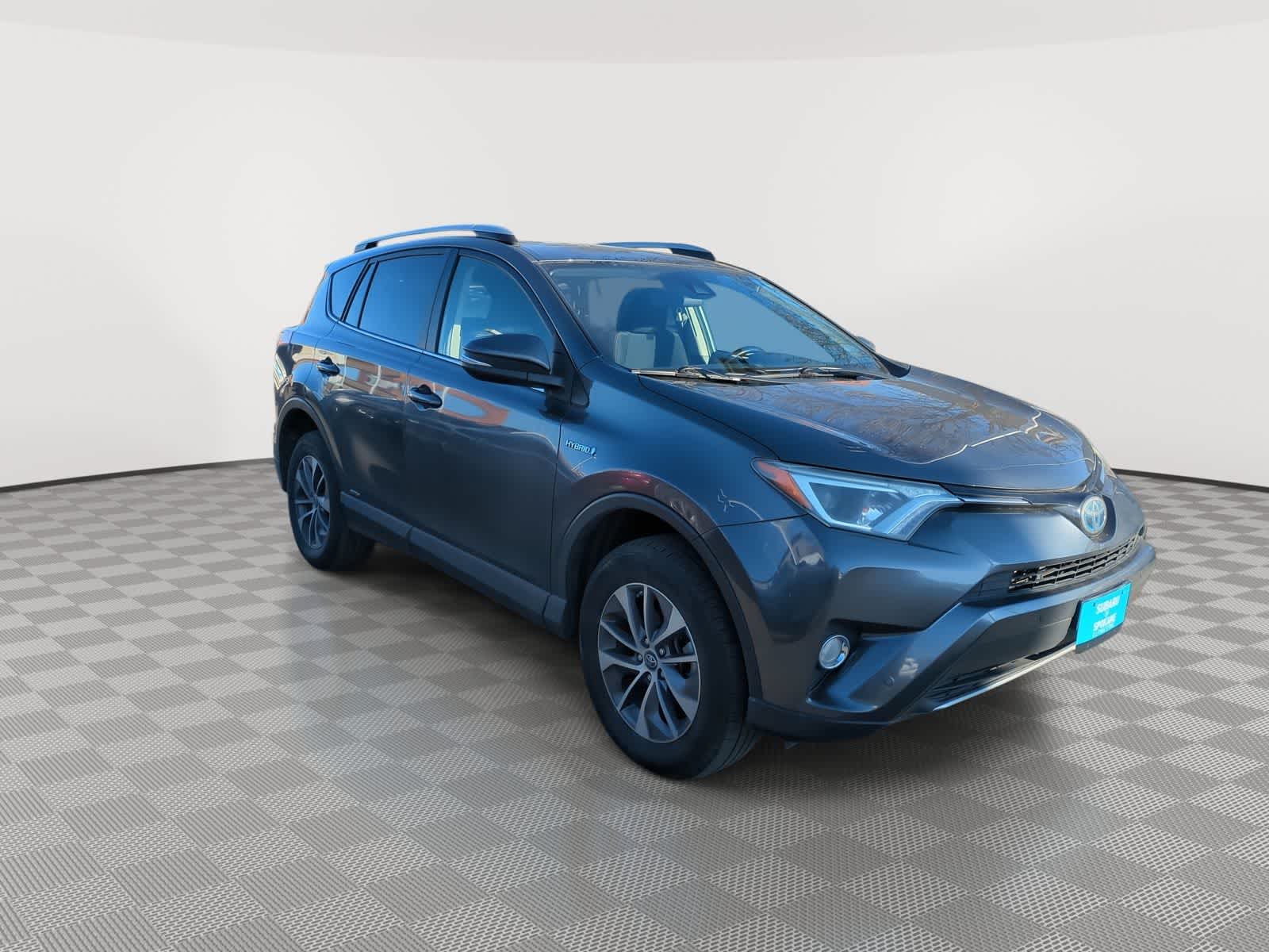 Thumbnail: 2018 Toyota RAV4 - 2
