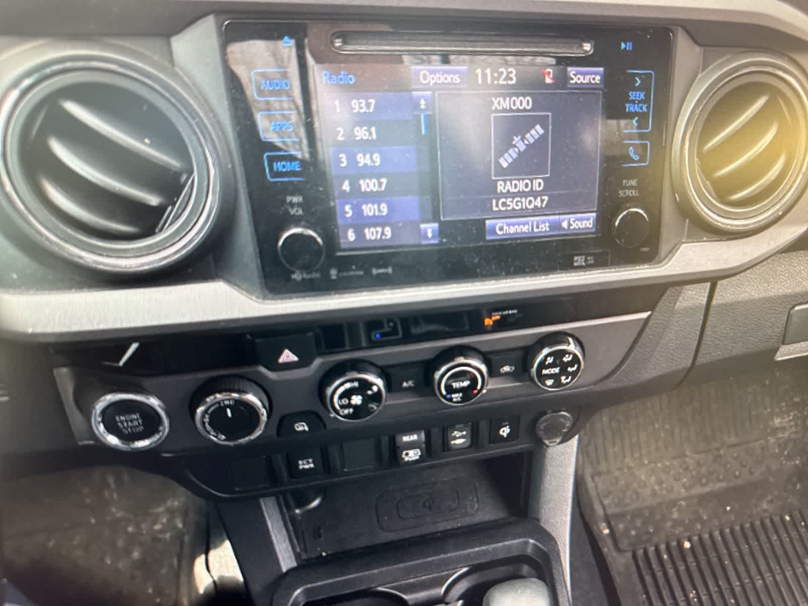 Thumbnail: 2018 Toyota Tacoma - 16