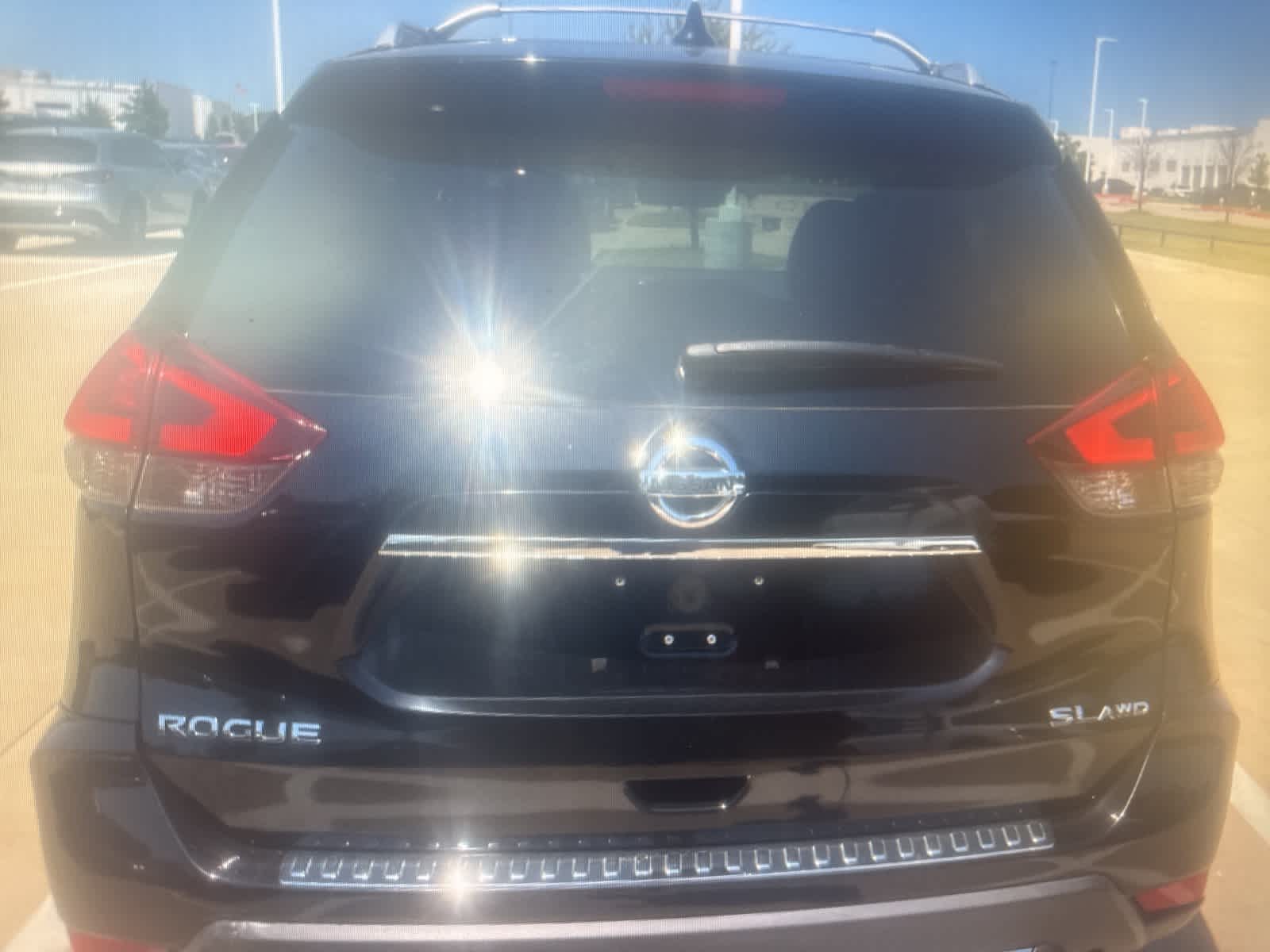 Thumbnail: 2017 Nissan Rogue - 4