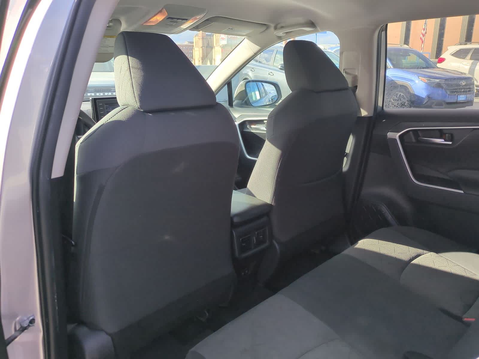 Thumbnail: 2020 Toyota RAV4 - 19