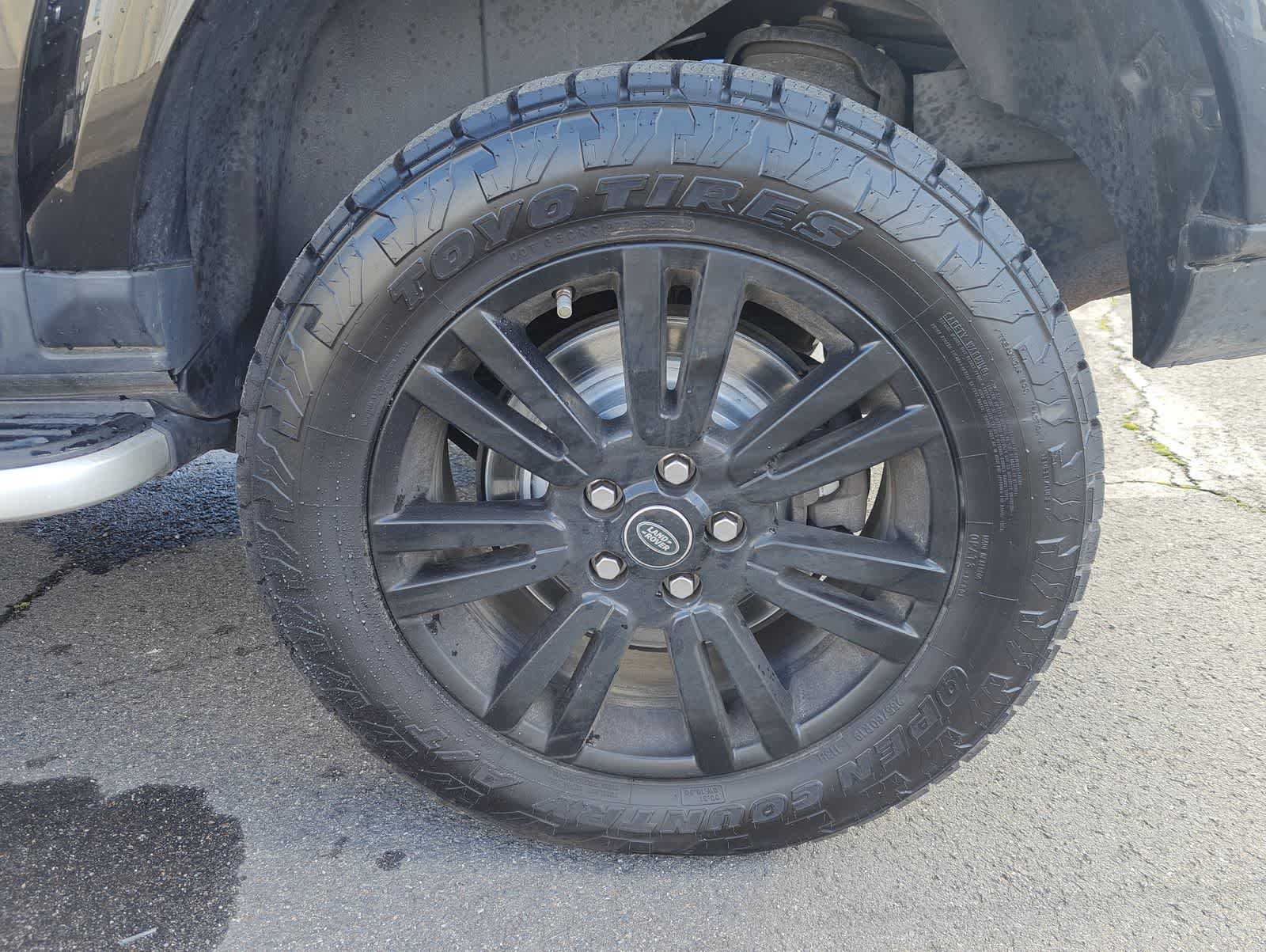 Thumbnail: 2015 Land Rover LR4 - 14