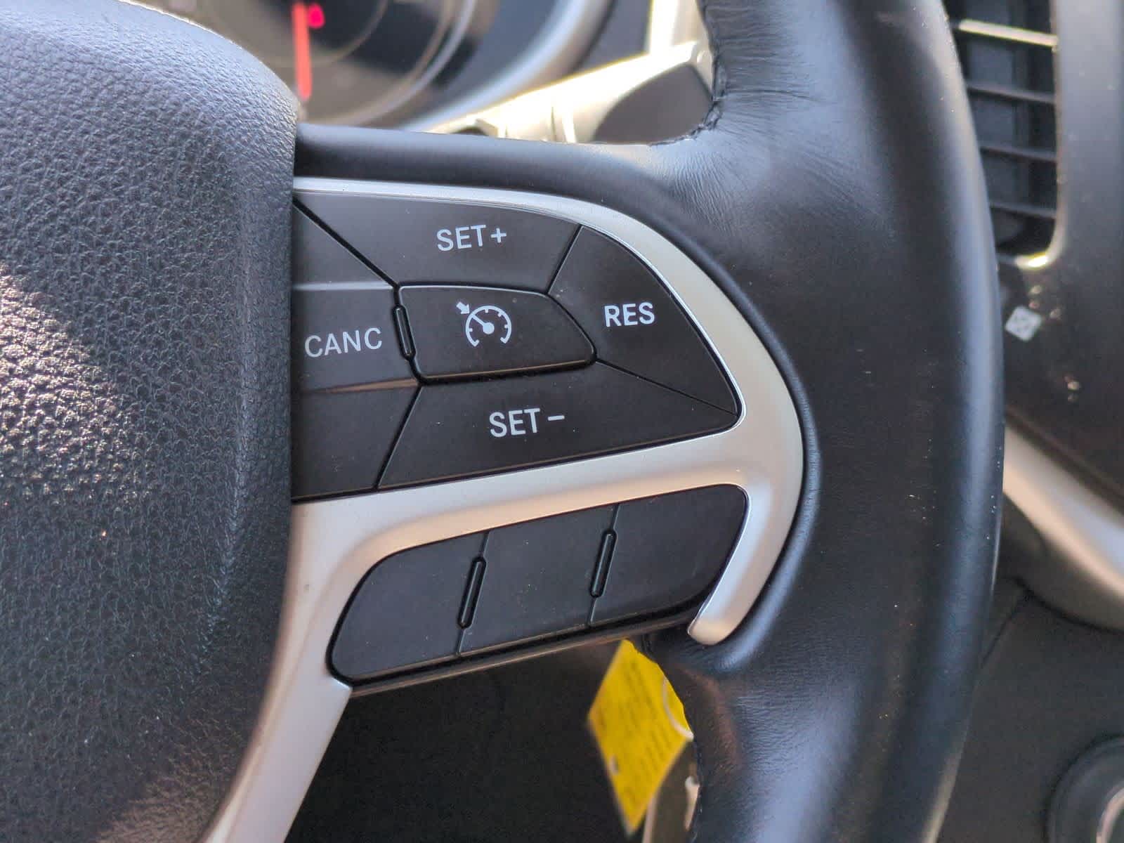 Thumbnail: 2016 Jeep Cherokee - 26