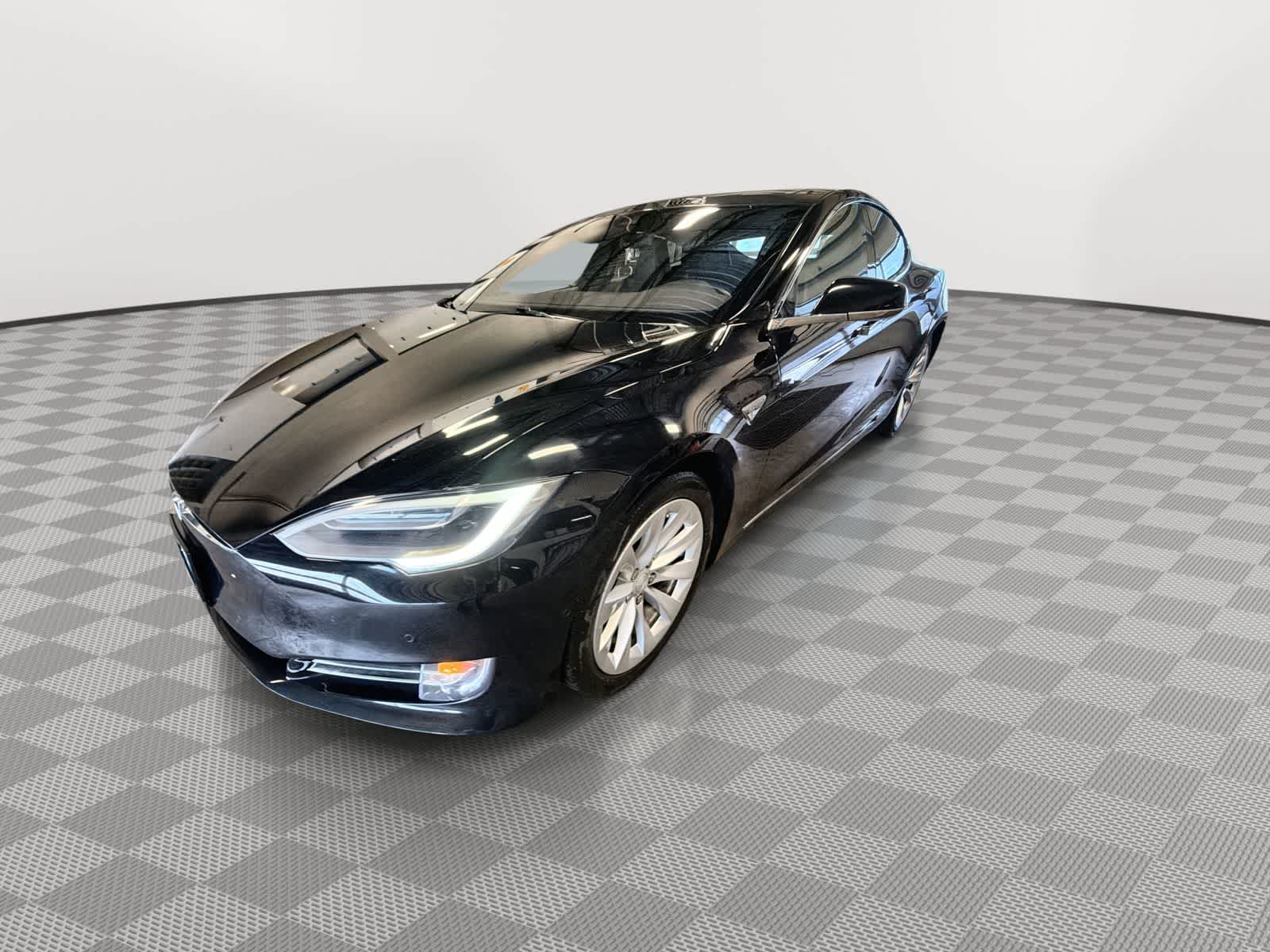 Thumbnail: 2016 Tesla Model S - 4