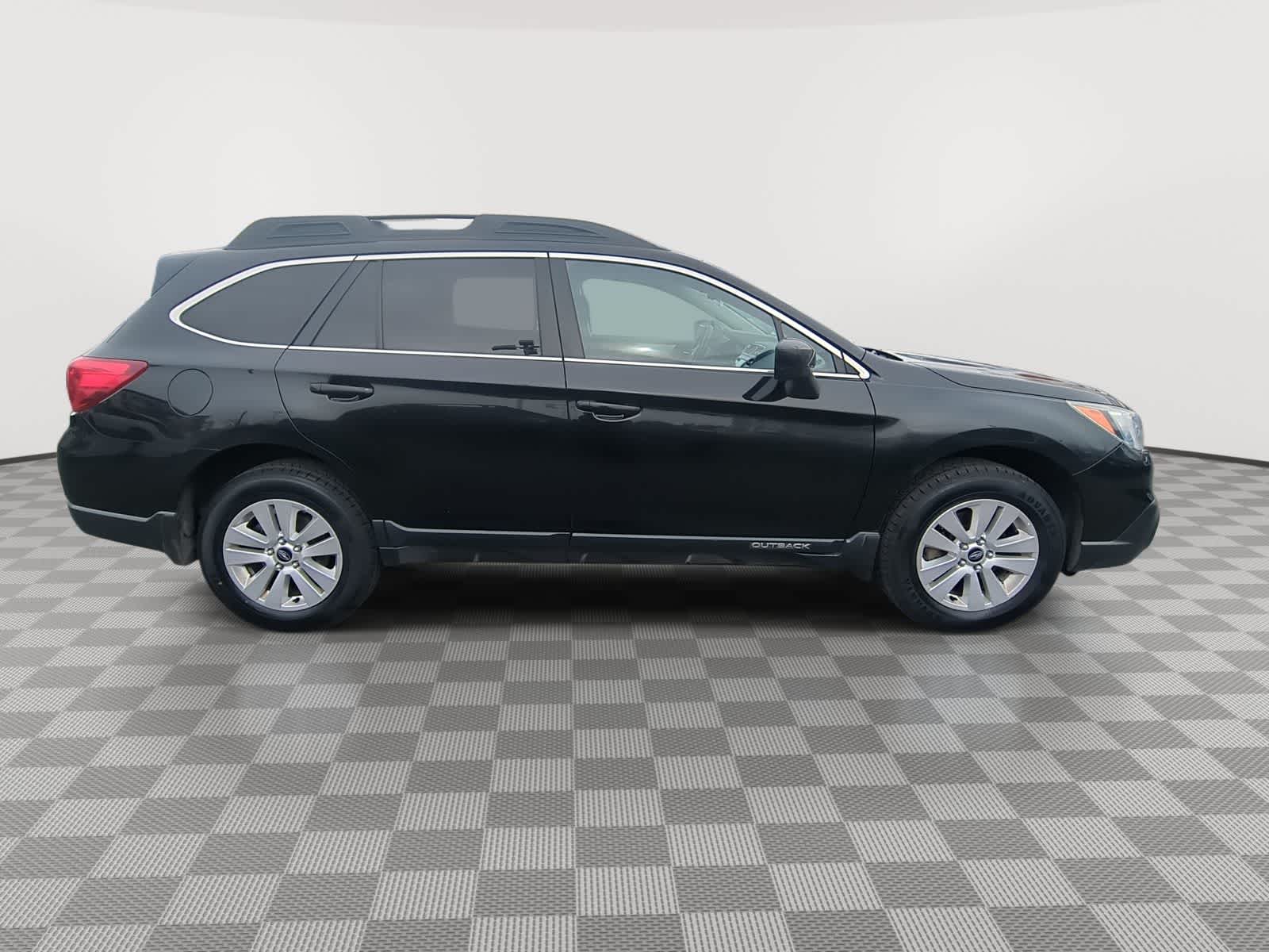 Thumbnail: 2016 Subaru Outback - 9