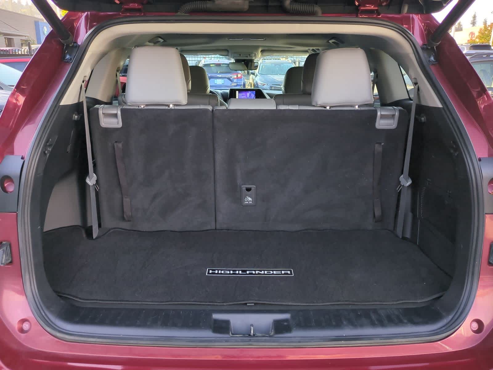 Thumbnail: 2023 Toyota Highlander - 35