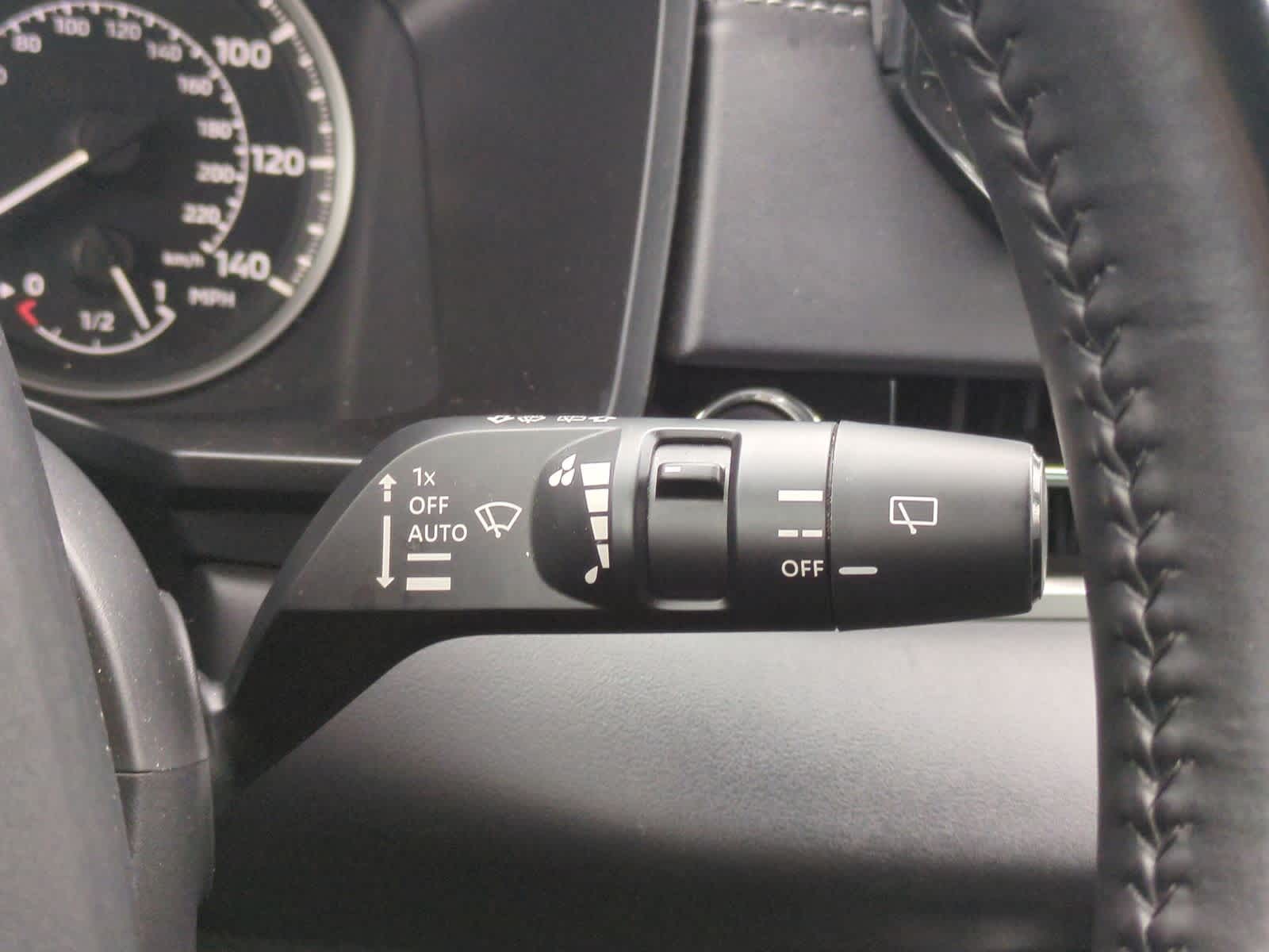 Thumbnail: 2023 Mitsubishi Outlander - 26