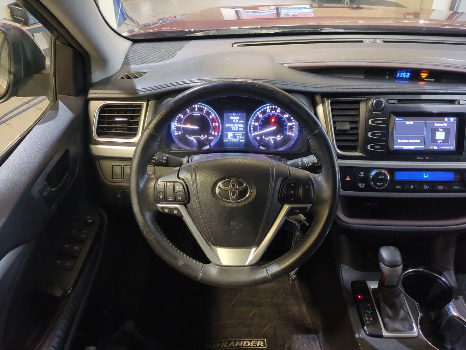 Thumbnail: 2015 Toyota Highlander - 23