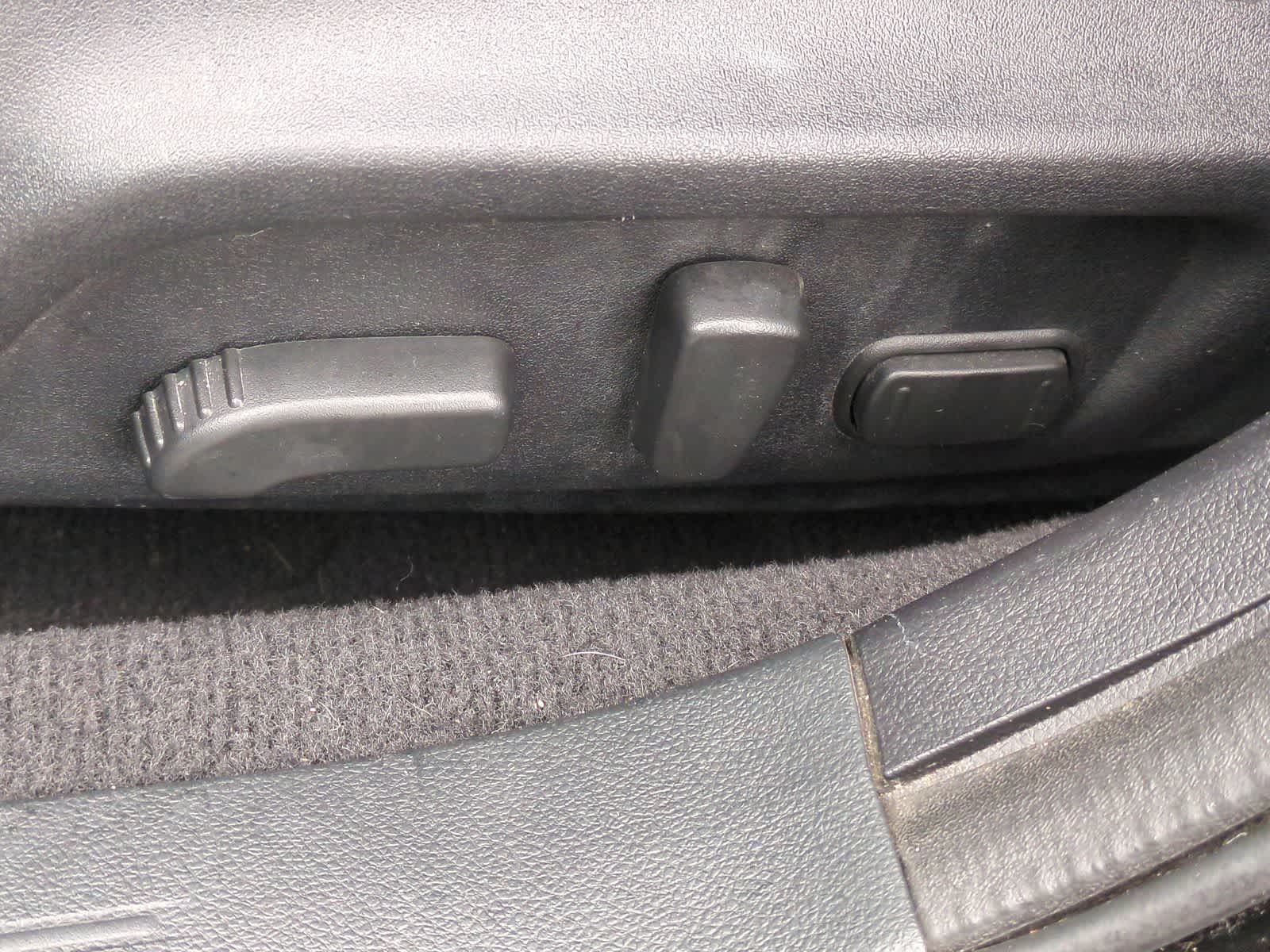 Thumbnail: 2016 Subaru Outback - 18