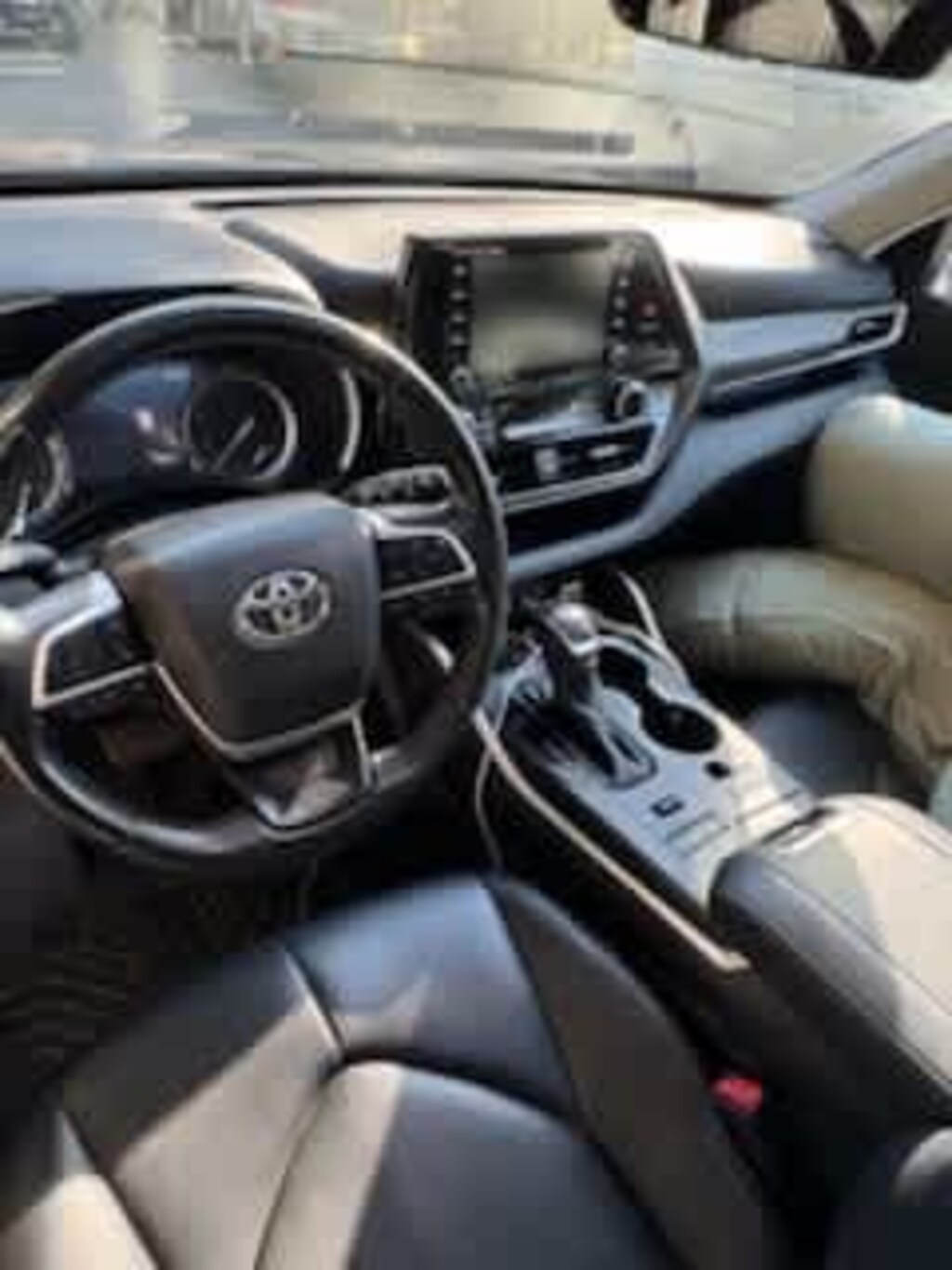 Used 2022 Toyota Highlander XLE SUV