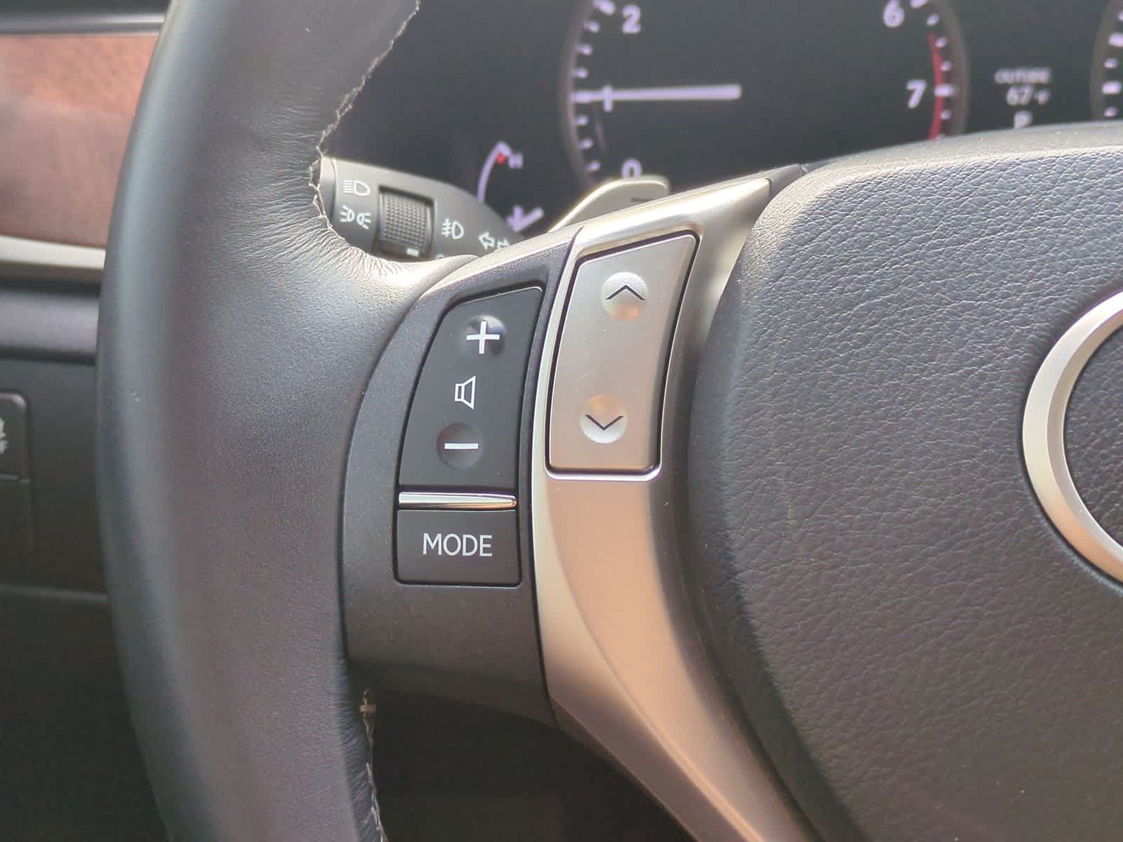 Thumbnail: 2015 Lexus GS - 25