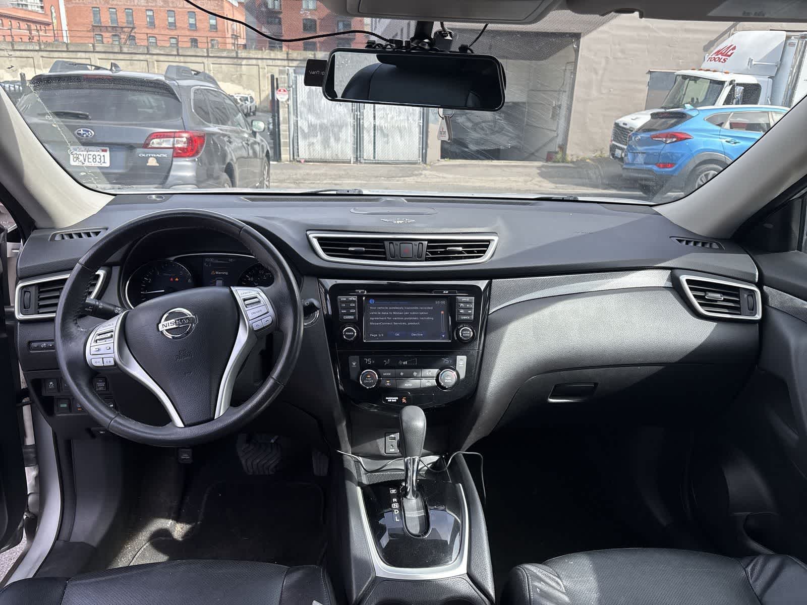 Thumbnail: 2016 Nissan Rogue - 16