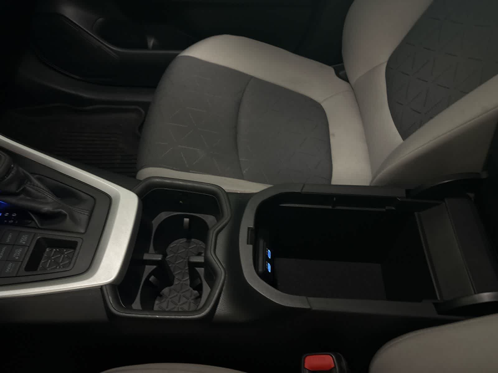 Thumbnail: 2022 Toyota RAV4 - 27