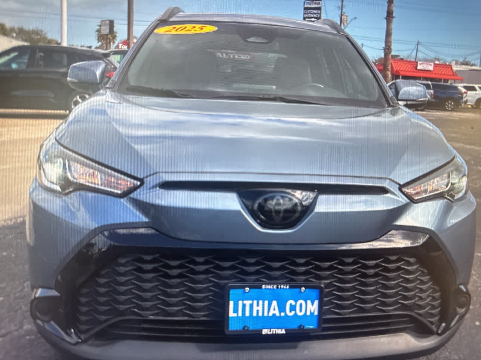 Thumbnail: 2023 Toyota Corolla Cross - 8