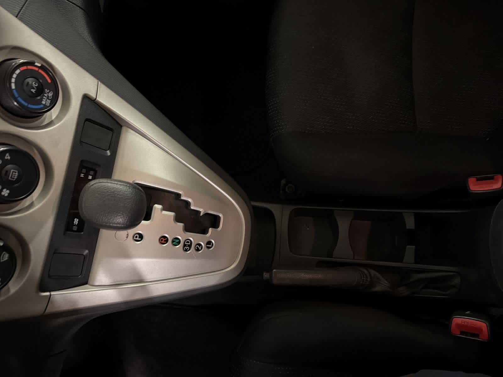 Thumbnail: 2010 Toyota Matrix - 25