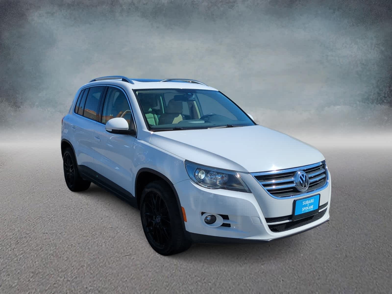 Thumbnail: 2011 Volkswagen Tiguan - 2