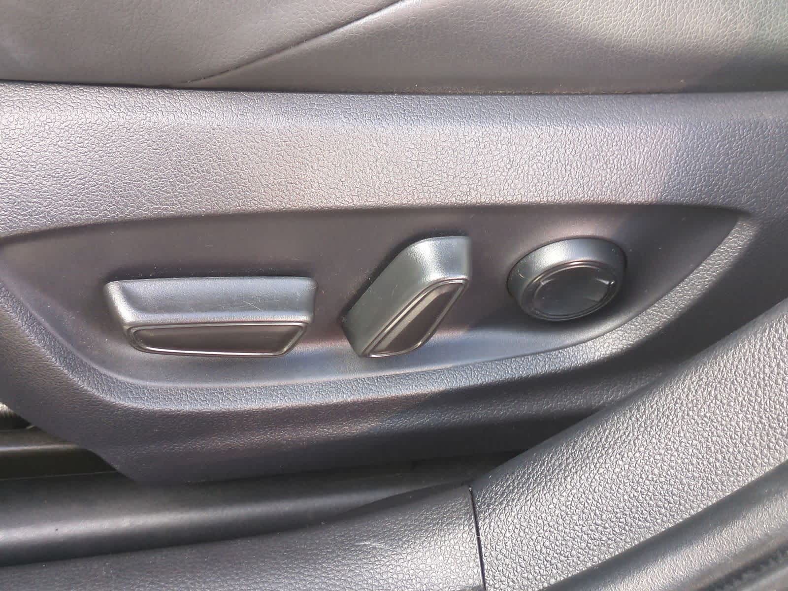 Thumbnail: 2021 Toyota Corolla - 18