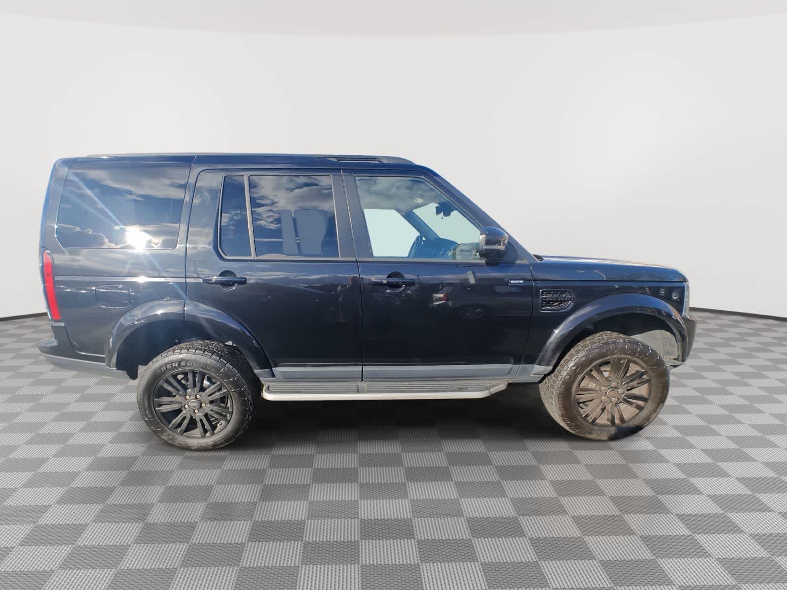 Thumbnail: 2015 Land Rover LR4 - 9