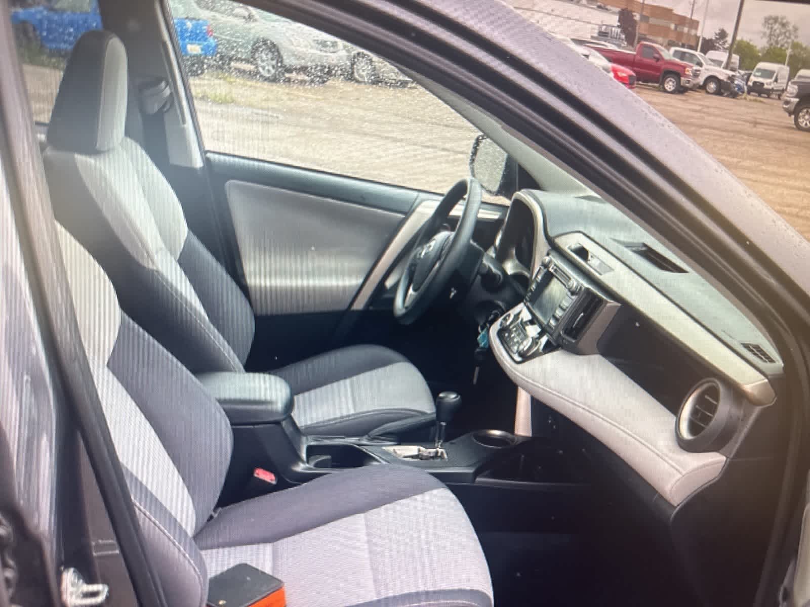 2014 Toyota RAV4 XLE 12