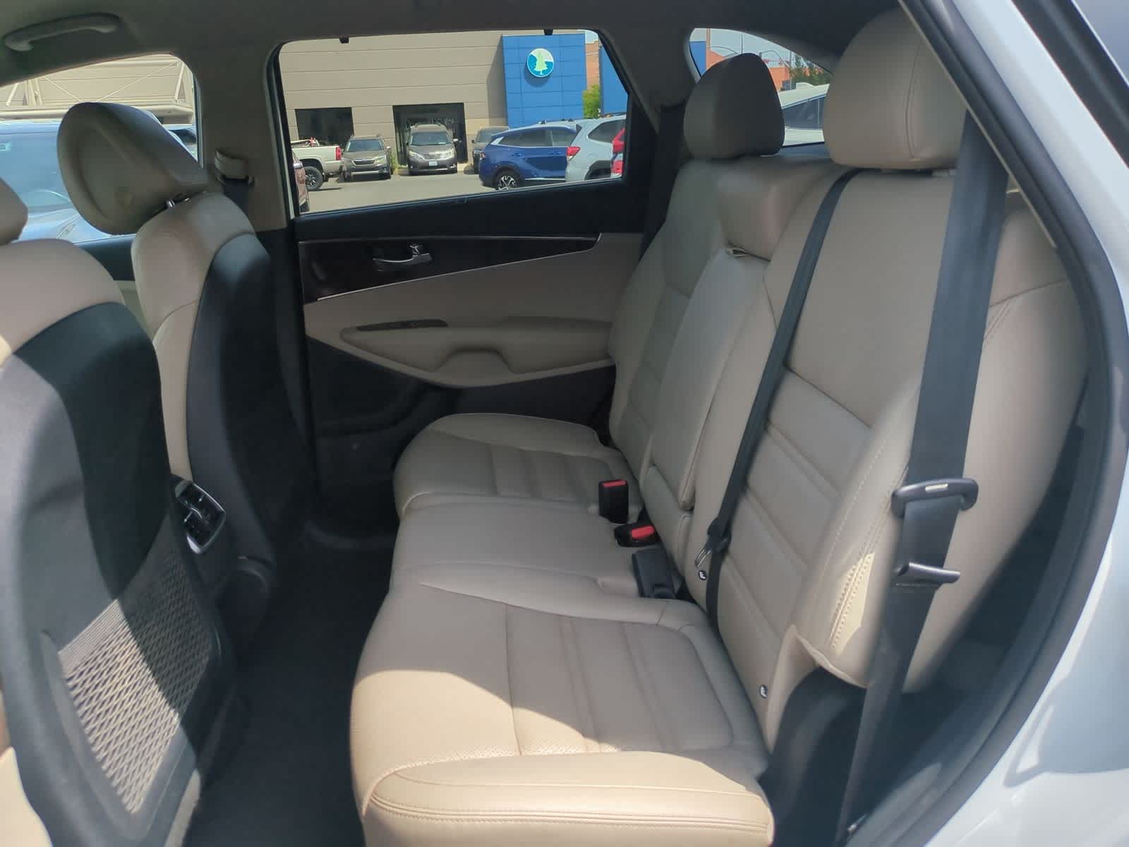 Thumbnail: 2016 Kia Sorento - 20