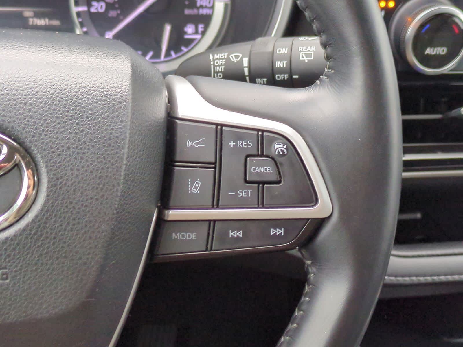 Thumbnail: 2022 Toyota Highlander - 26