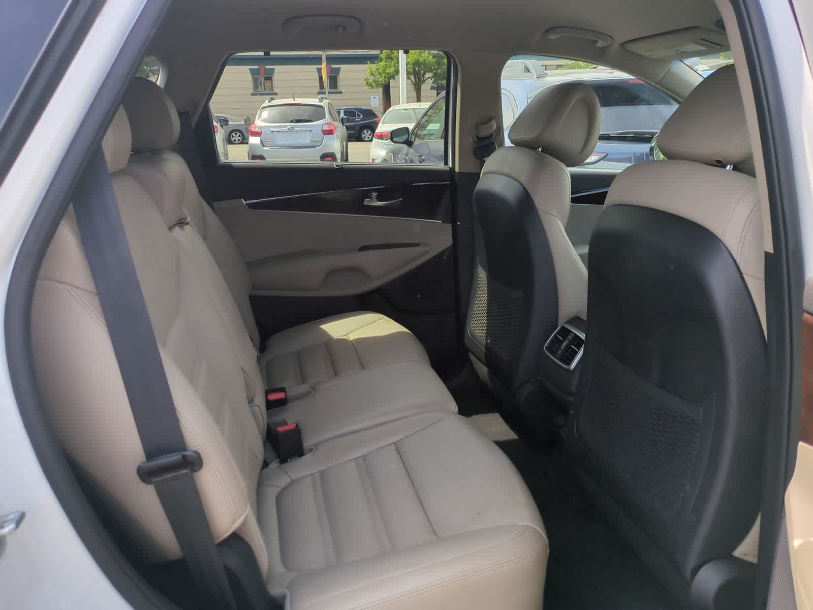 Thumbnail: 2016 Kia Sorento - 21