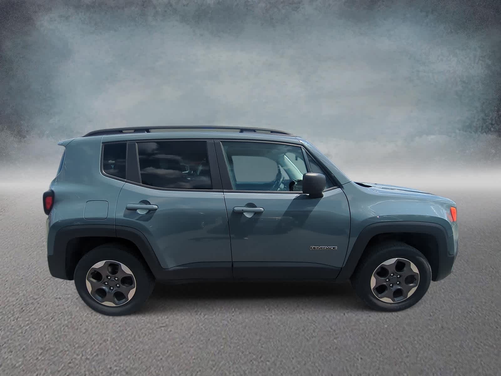 Thumbnail: 2016 Jeep Renegade - 9