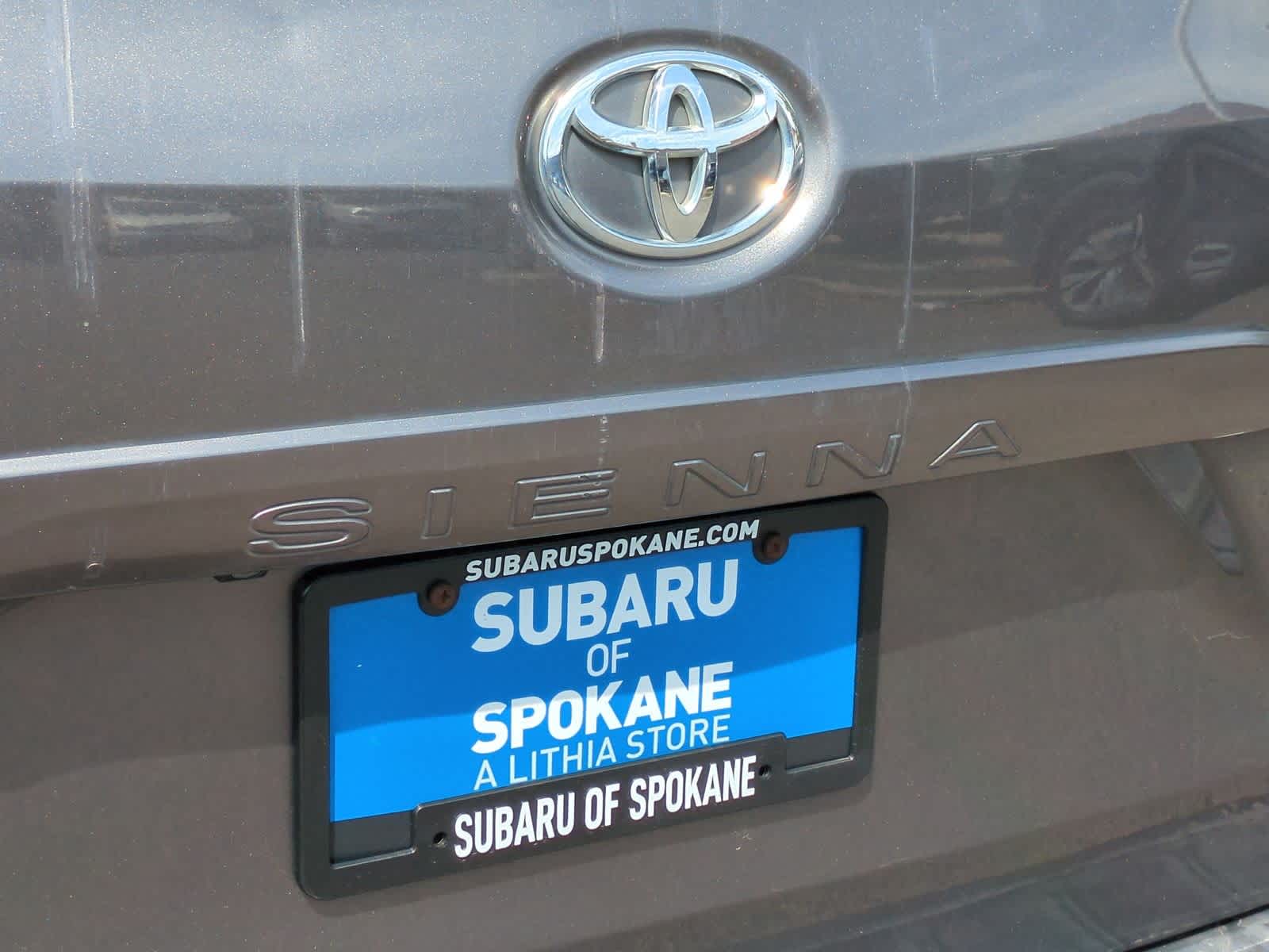 Thumbnail: 2013 Toyota Sienna - 13