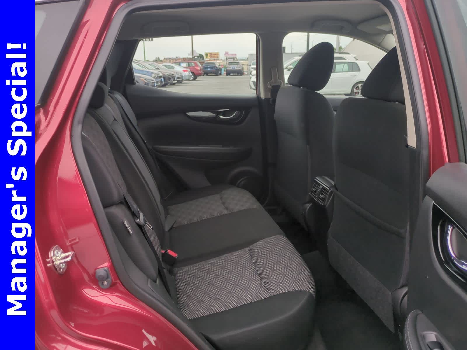 Thumbnail: 2022 Nissan Rogue Sport - 21