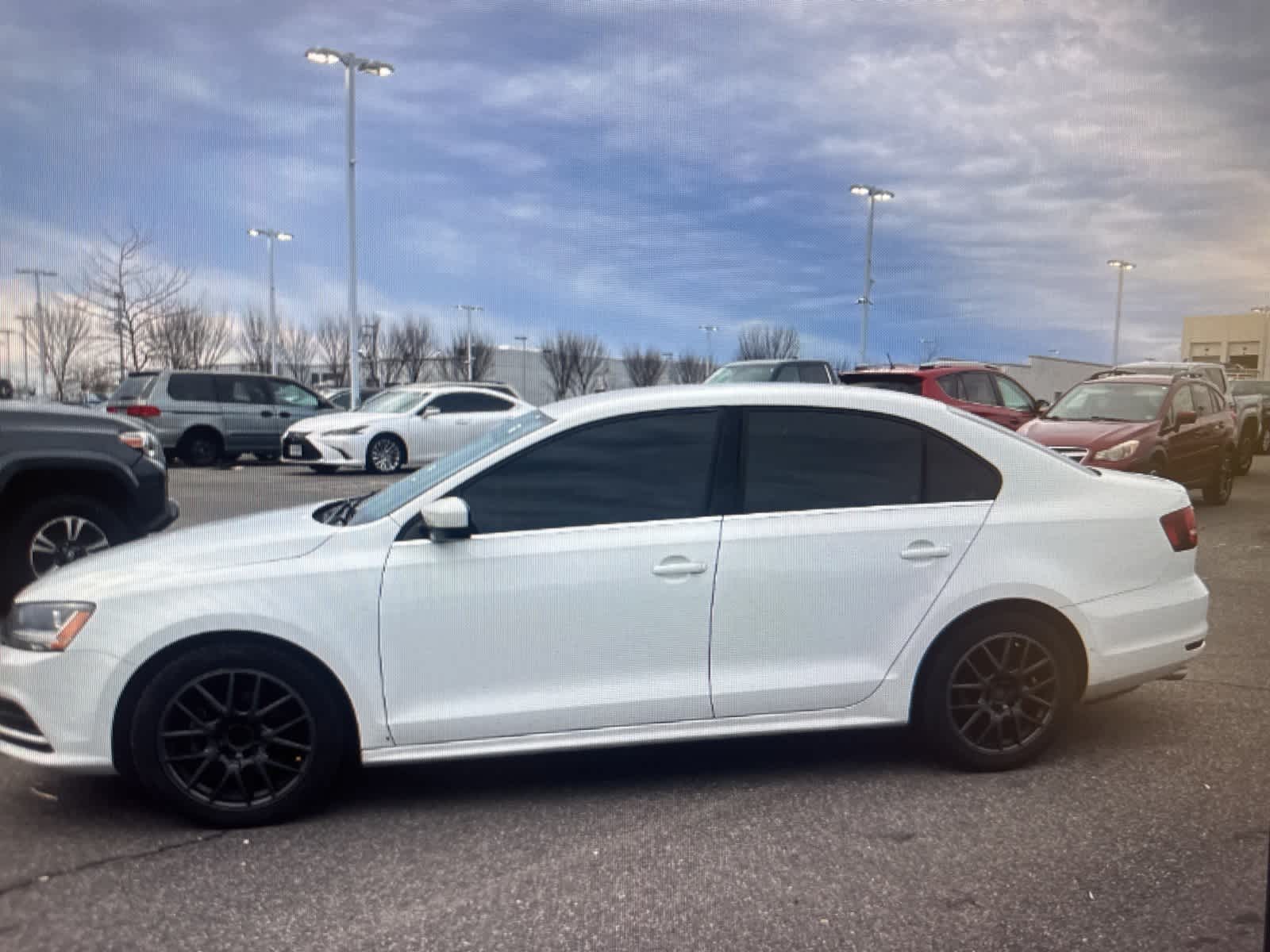 Thumbnail: 2017 Volkswagen Jetta - 2