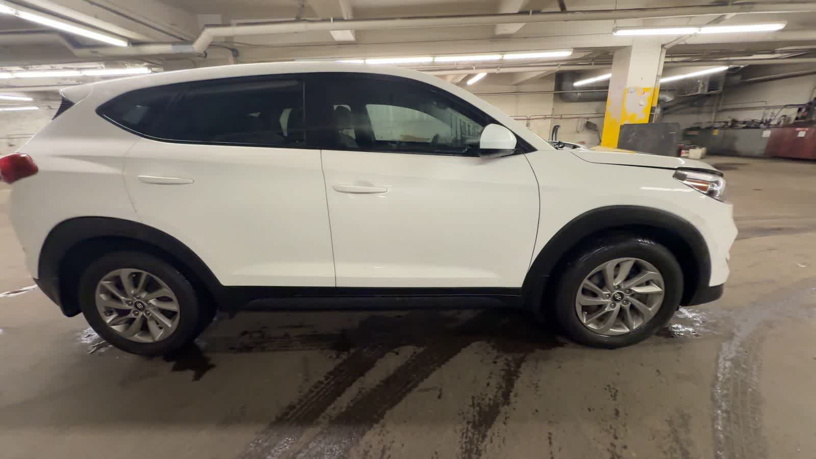 Thumbnail: 2017 Hyundai Tucson - 9