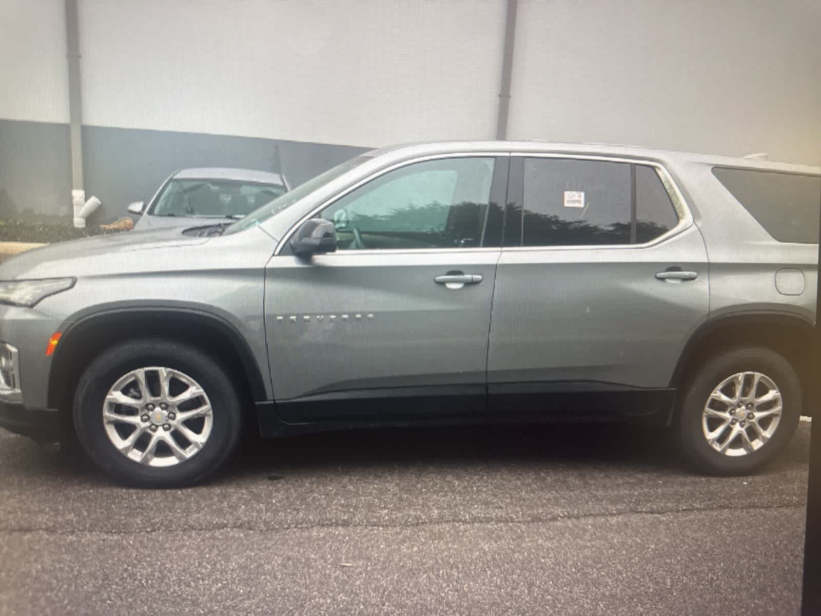 2023 Chevrolet Traverse LS 2
