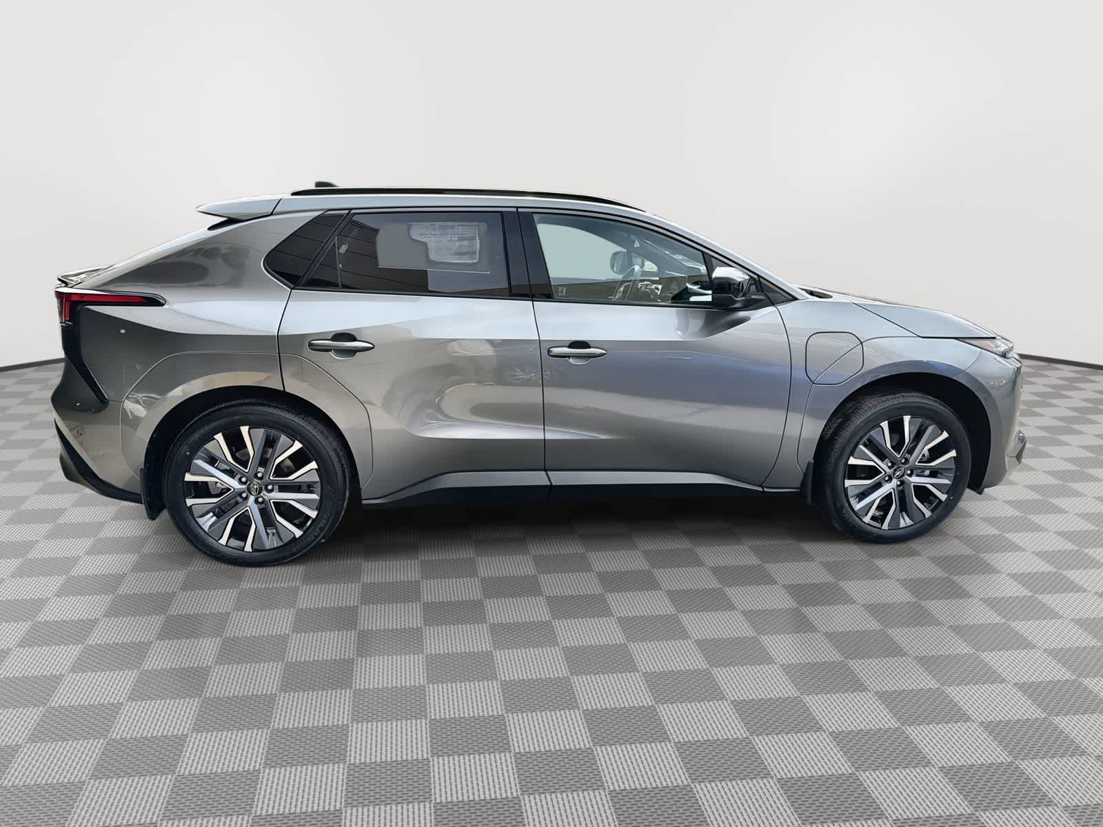 Thumbnail: 2026 Subaru Solterra - 9