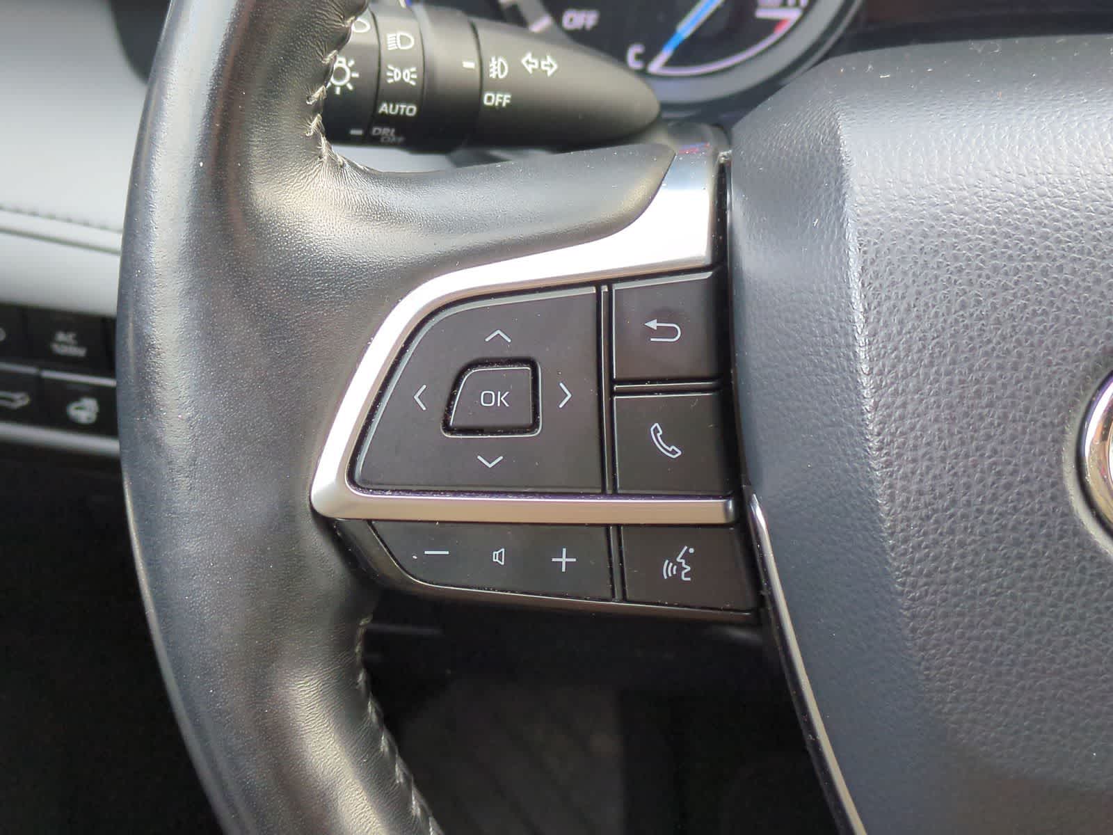 Thumbnail: 2021 Toyota Highlander - 25