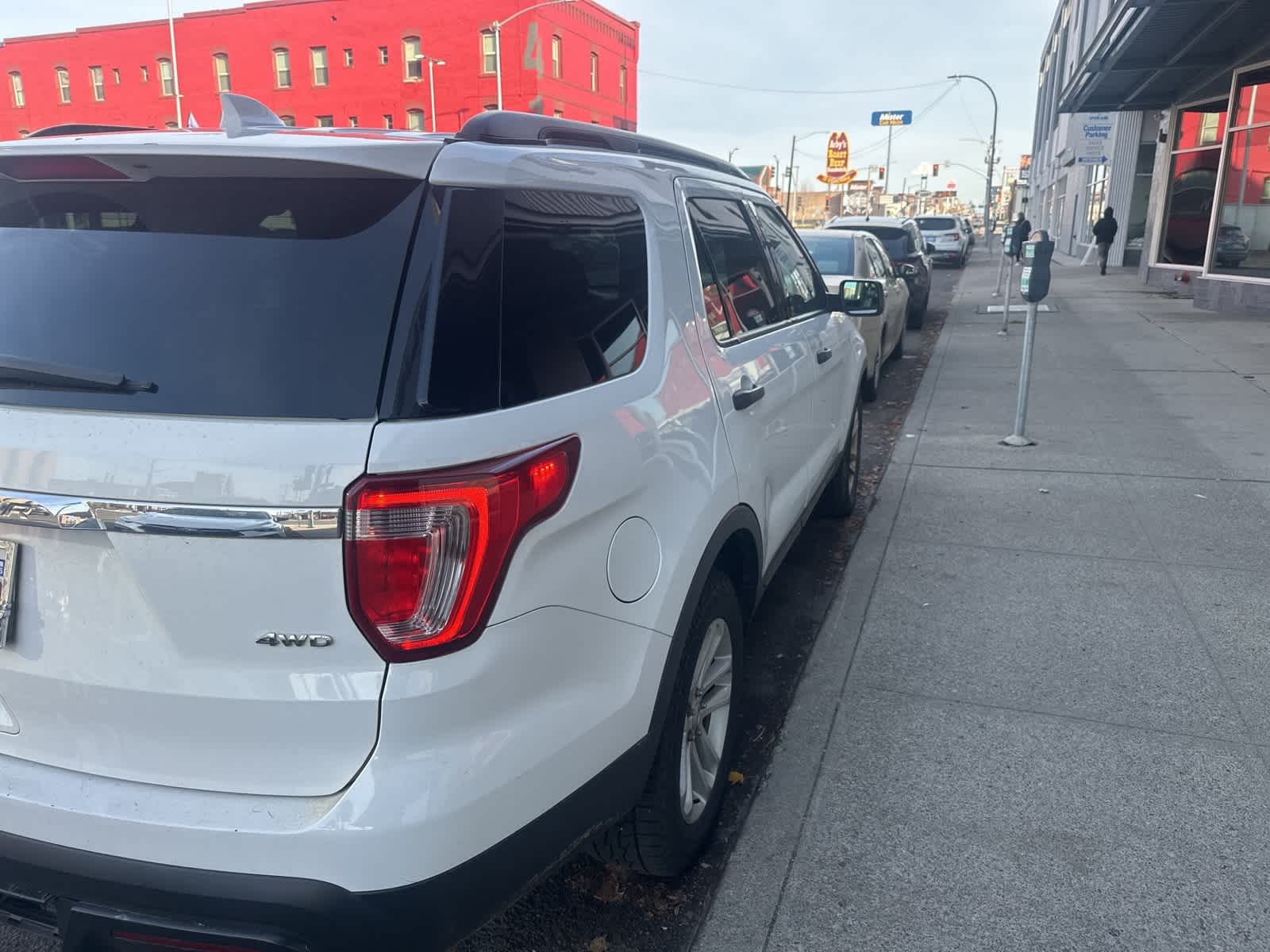 2017 Ford Explorer Base photo 4