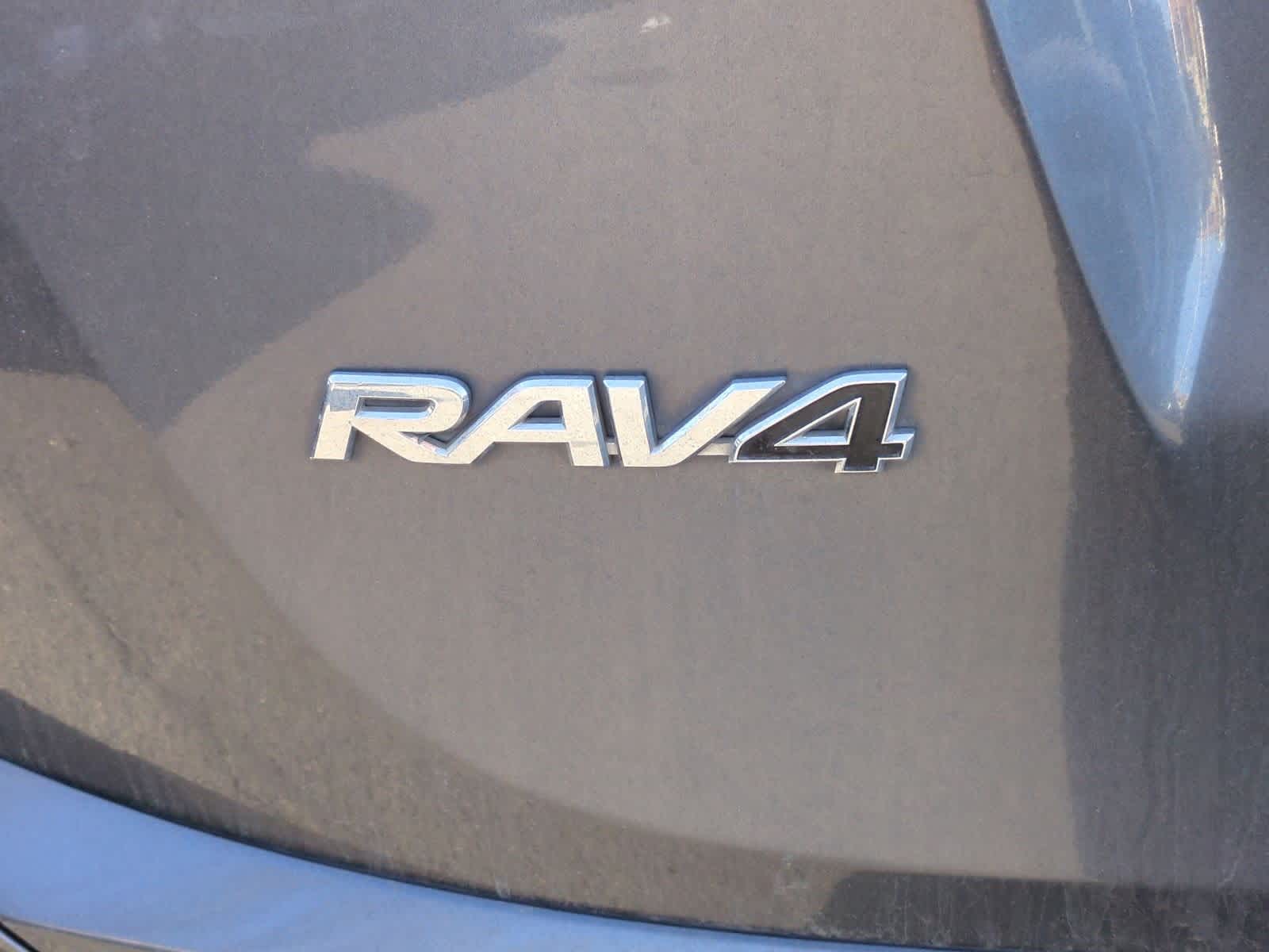 Thumbnail: 2018 Toyota RAV4 - 13