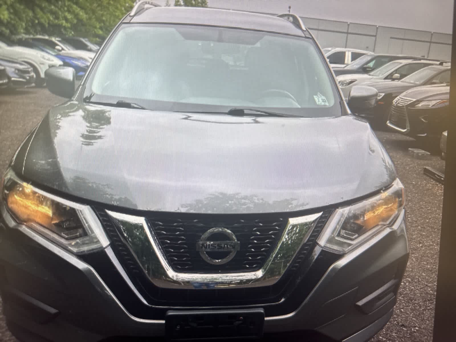 2017 Nissan Rogue SV 8