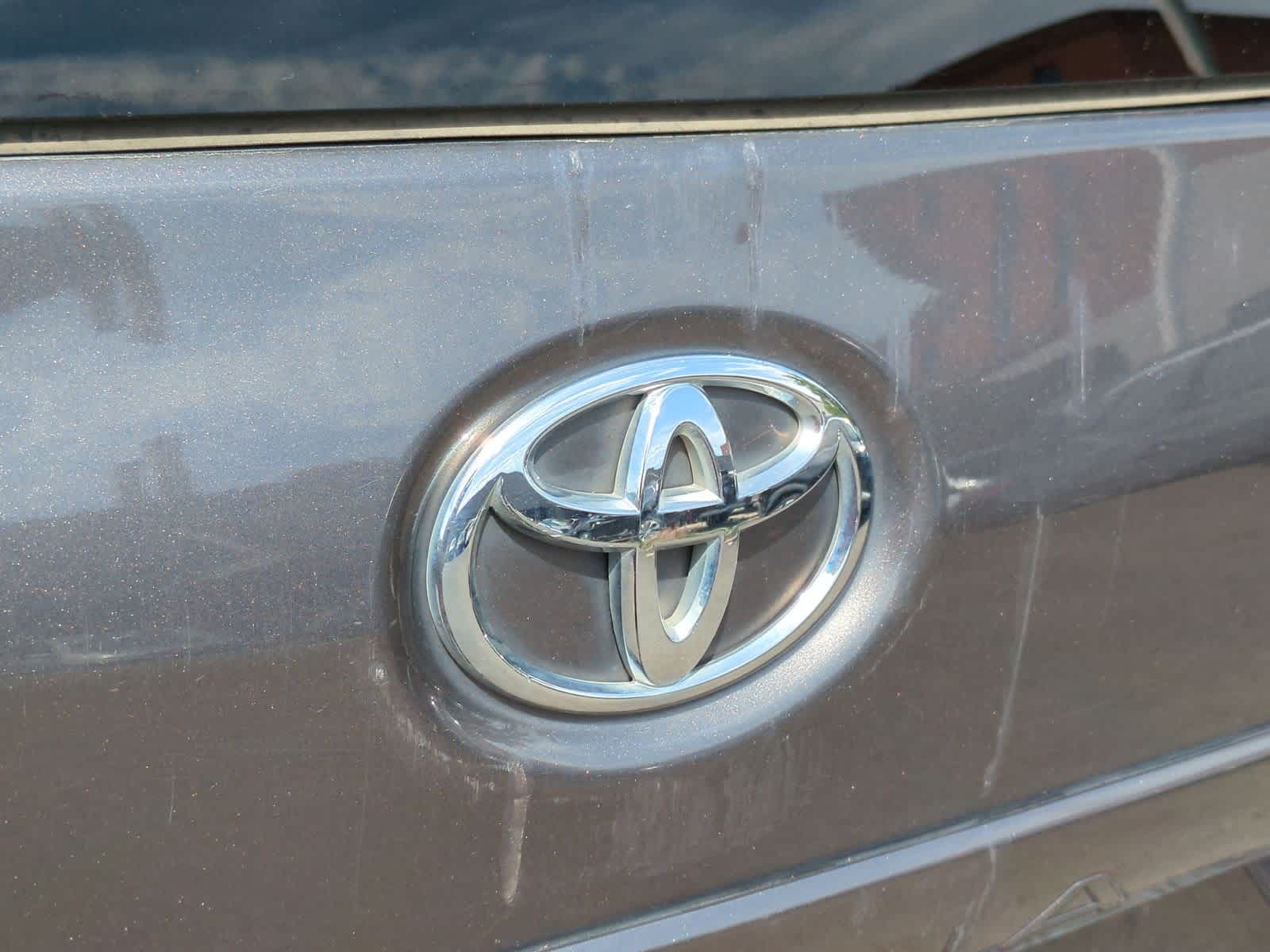 Thumbnail: 2013 Toyota Sienna - 12