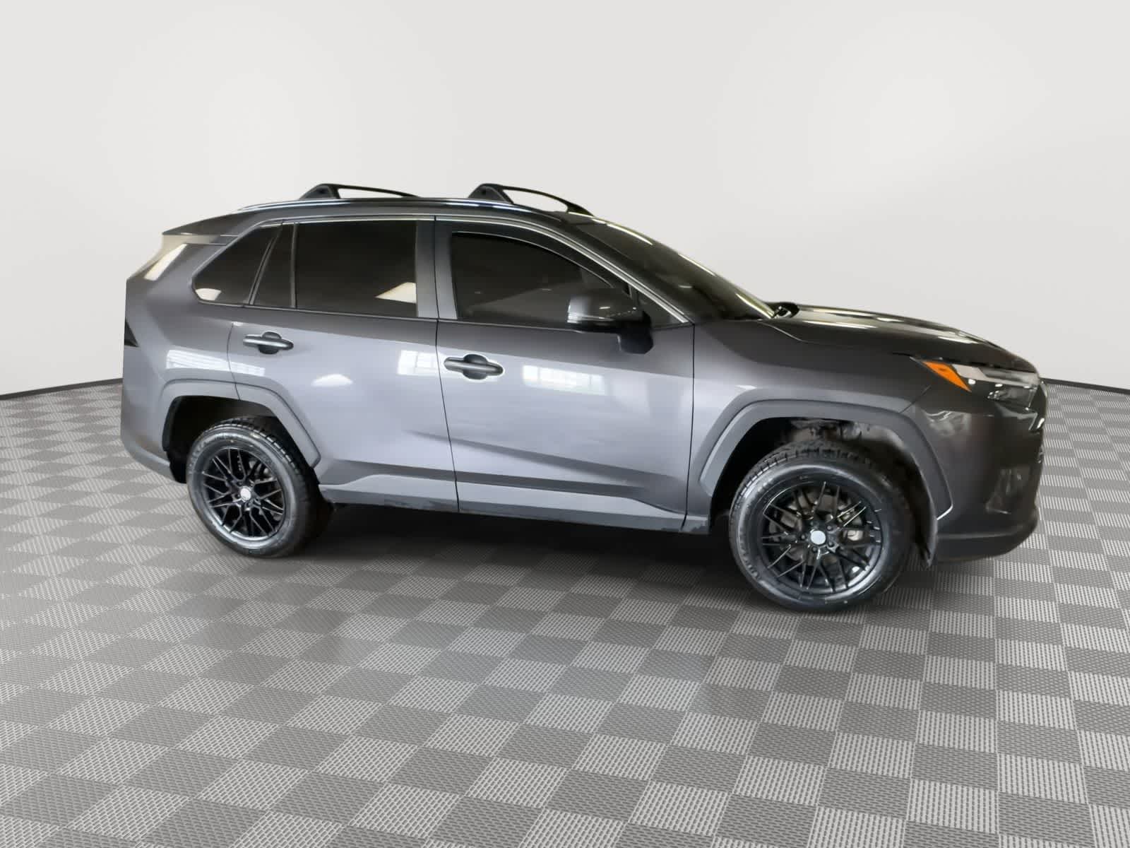 Thumbnail: 2022 Toyota RAV4 - 9