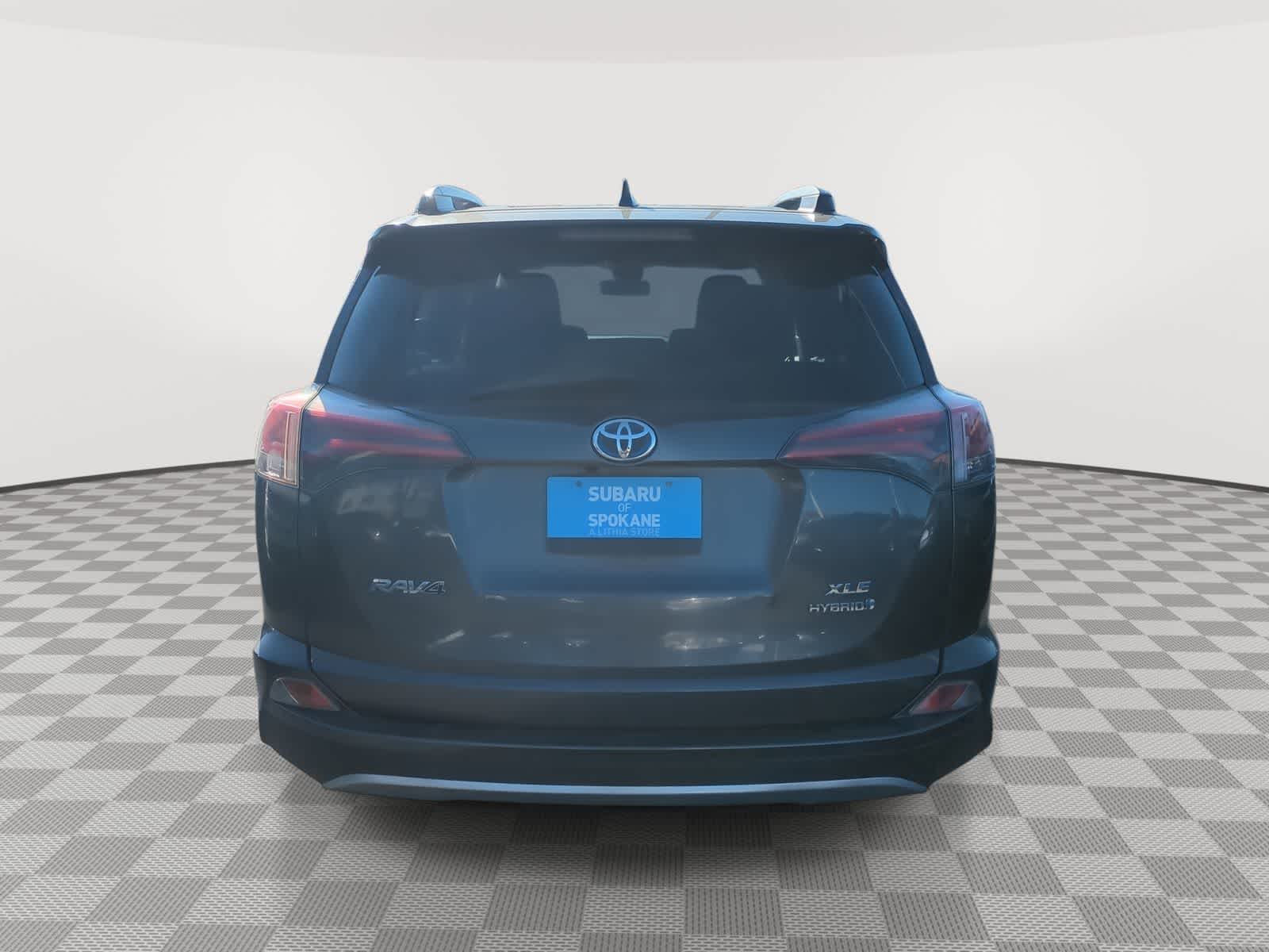 Thumbnail: 2018 Toyota RAV4 - 7