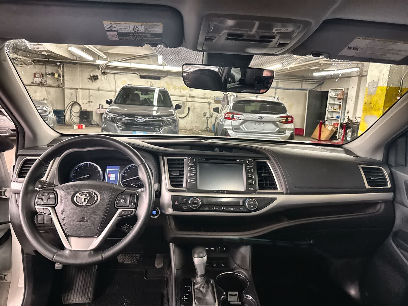 Thumbnail: 2019 Toyota Highlander - 16
