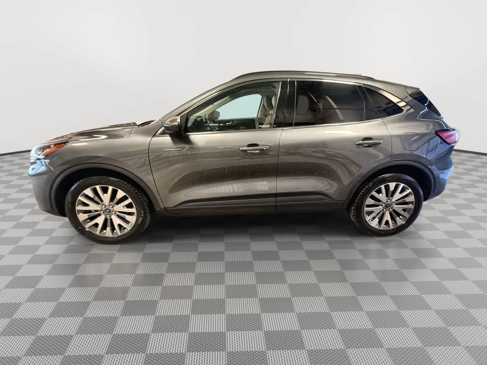 Thumbnail: 2022 Ford Escape - 5