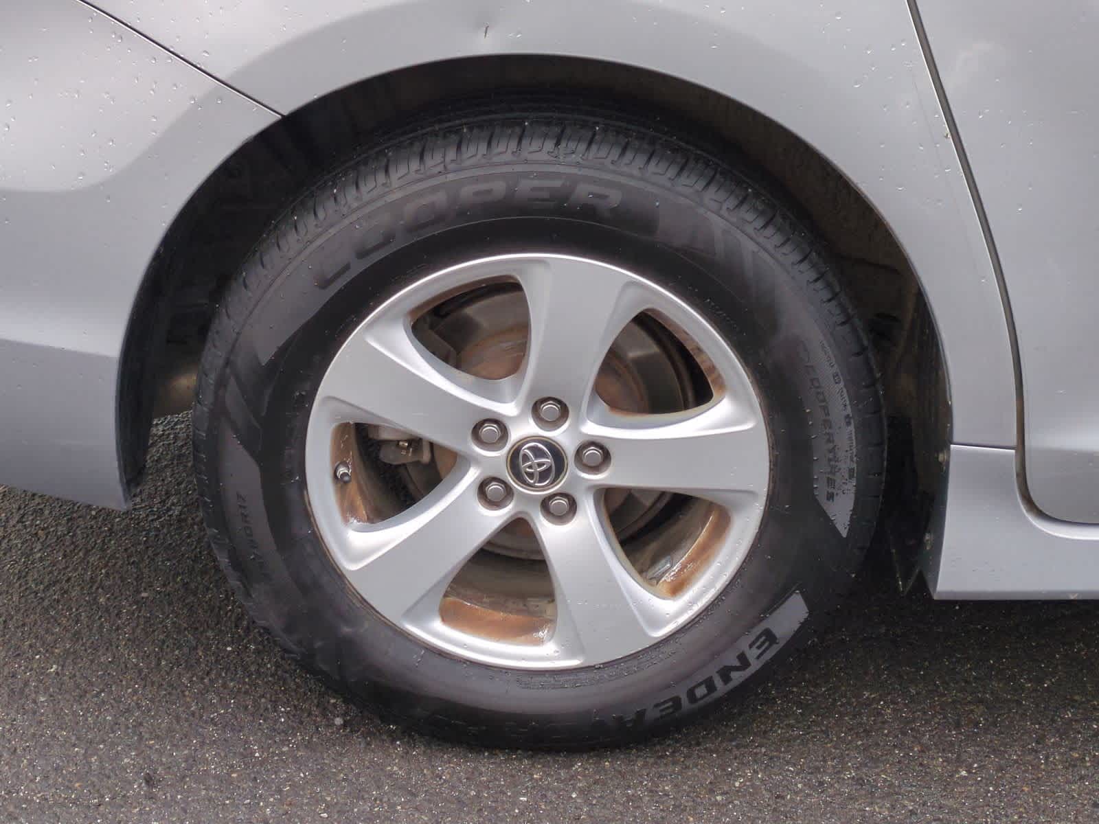 Thumbnail: 2018 Toyota Sienna - 14