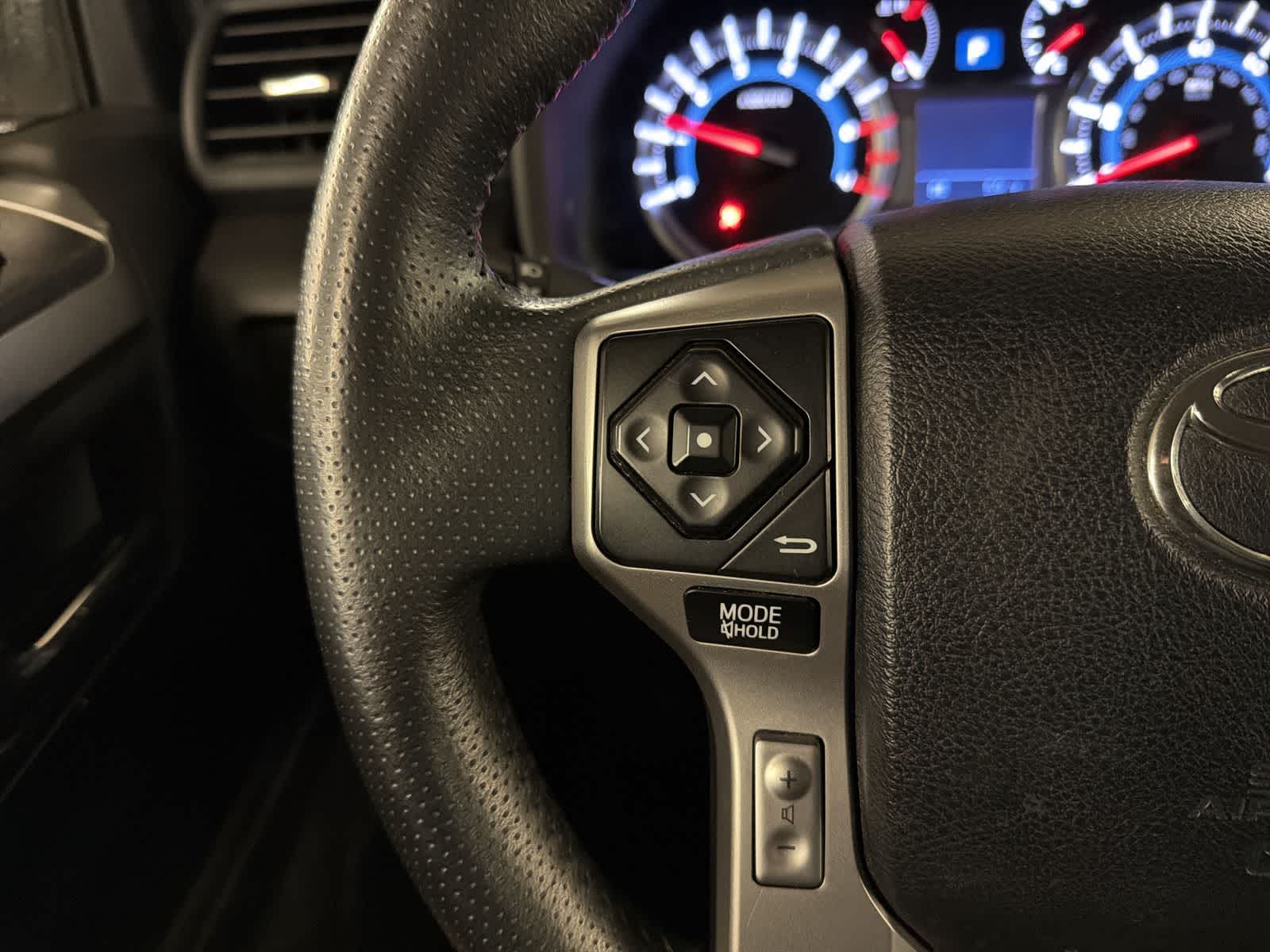 Thumbnail: 2015 Toyota 4Runner - 21