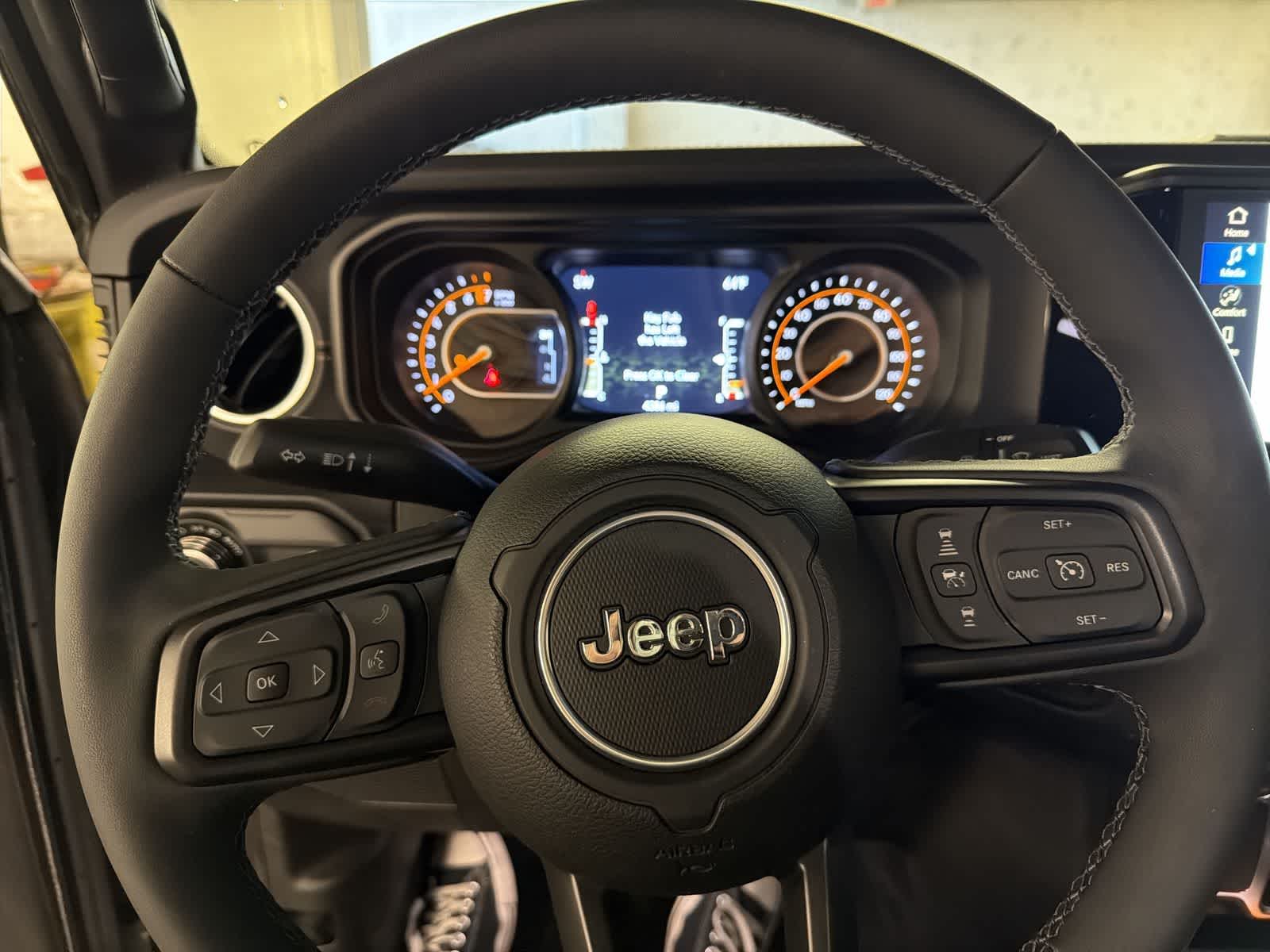 Thumbnail: 2025 Jeep Gladiator - 13