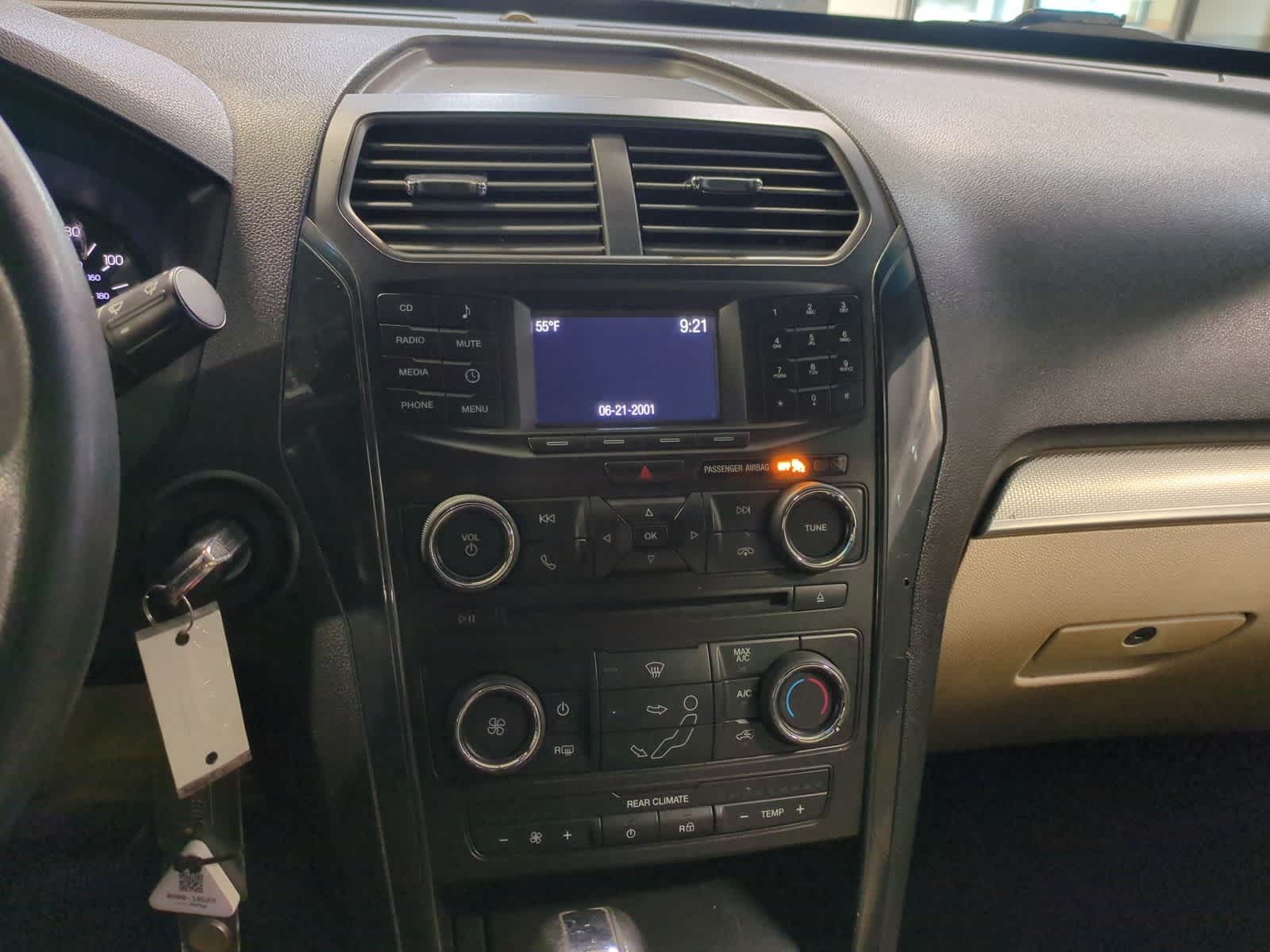 Thumbnail: 2017 Ford Explorer - 28