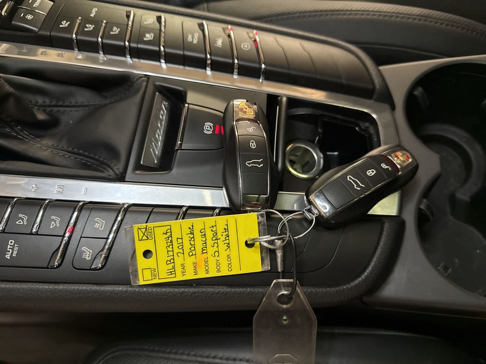 Thumbnail: 2017 Porsche Macan - 37