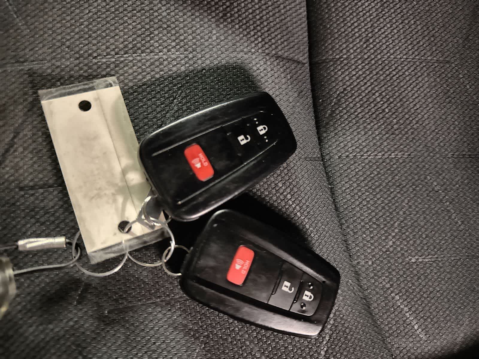 Thumbnail: 2022 Toyota RAV4 - 33