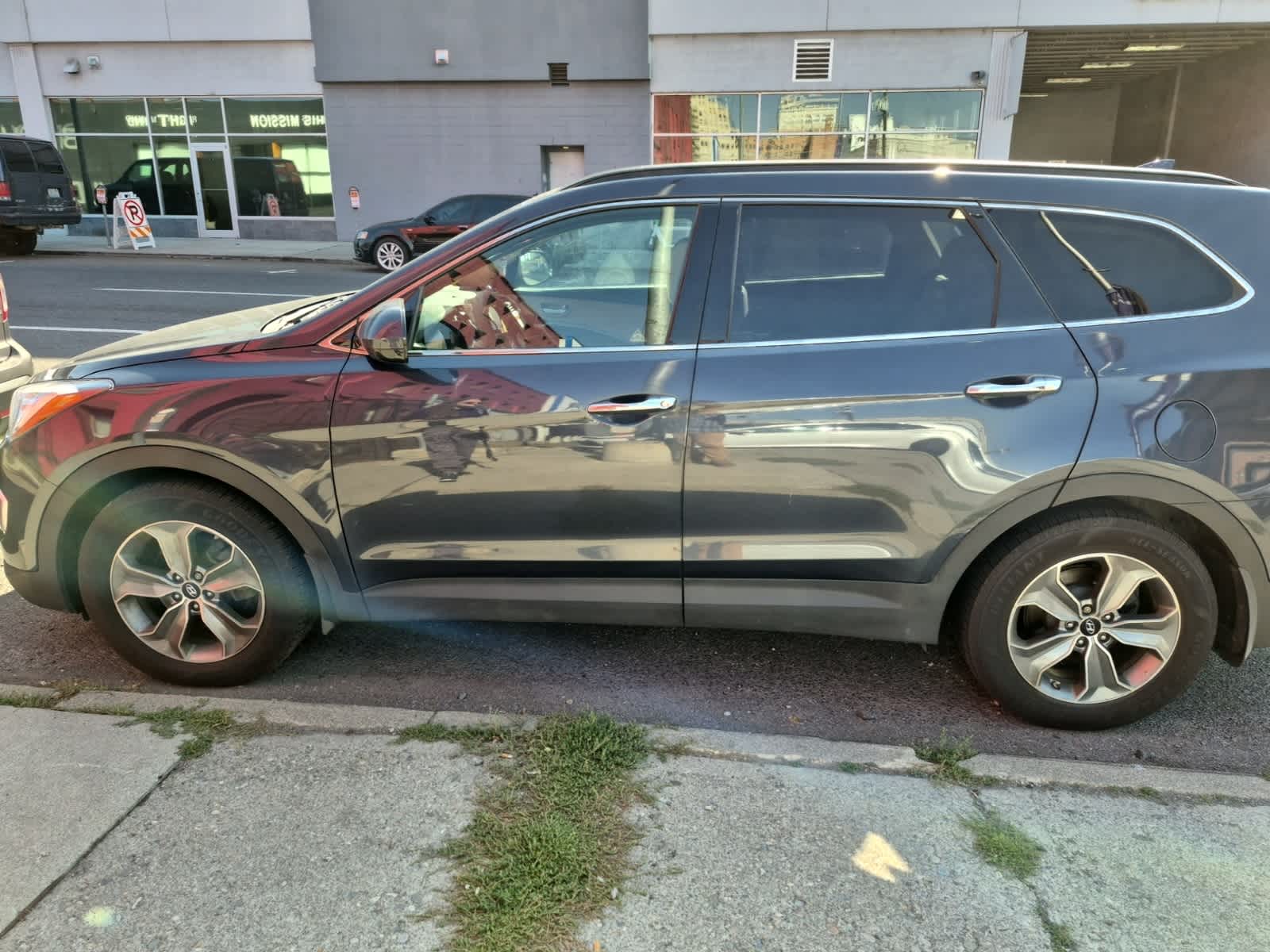 Thumbnail: 2016 Hyundai Santa Fe - 2