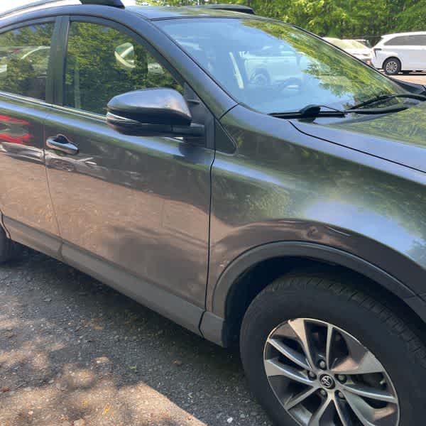 Thumbnail: 2018 Toyota RAV4 - 15