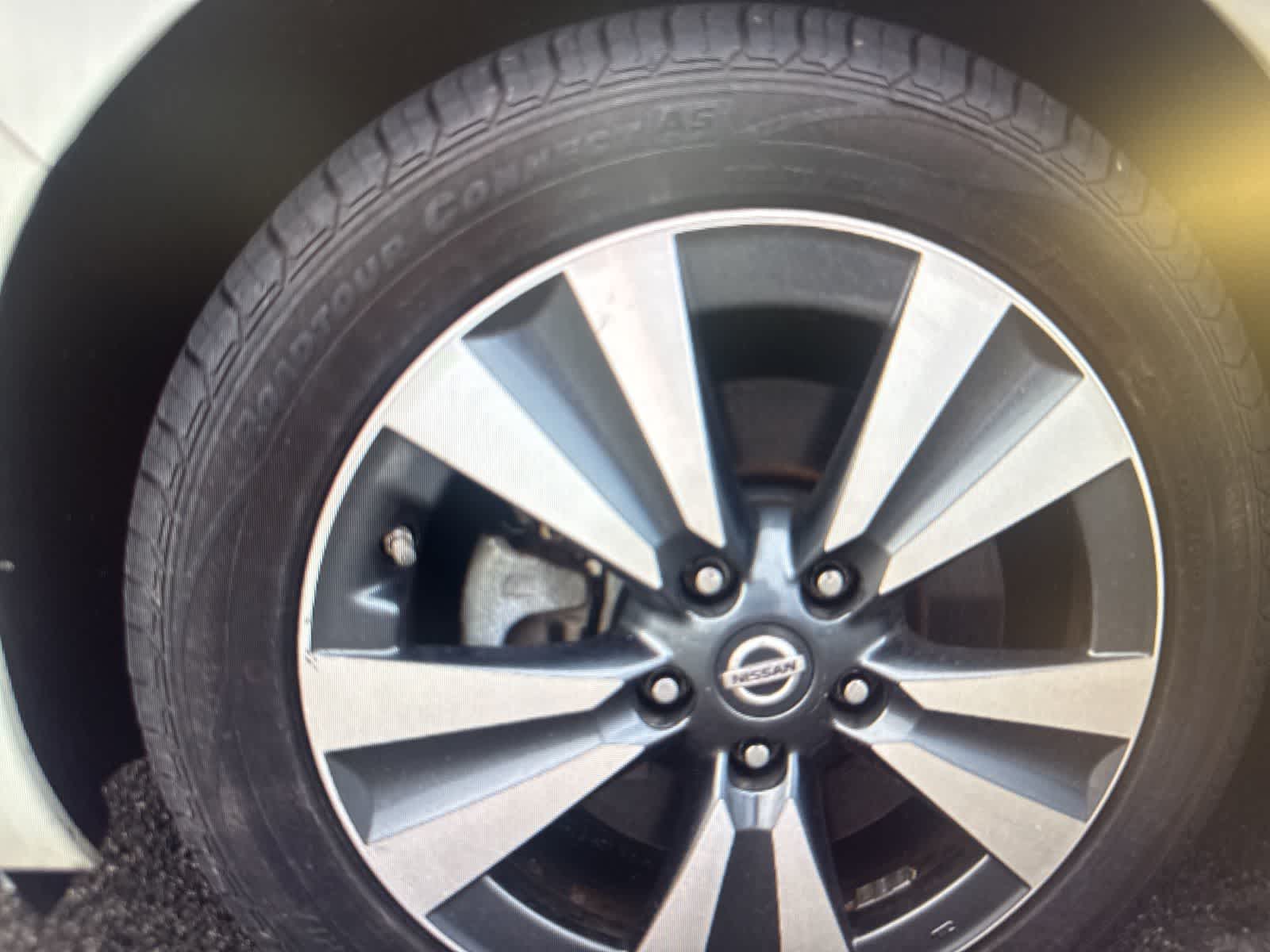 Thumbnail: 2016 Nissan Leaf - 9